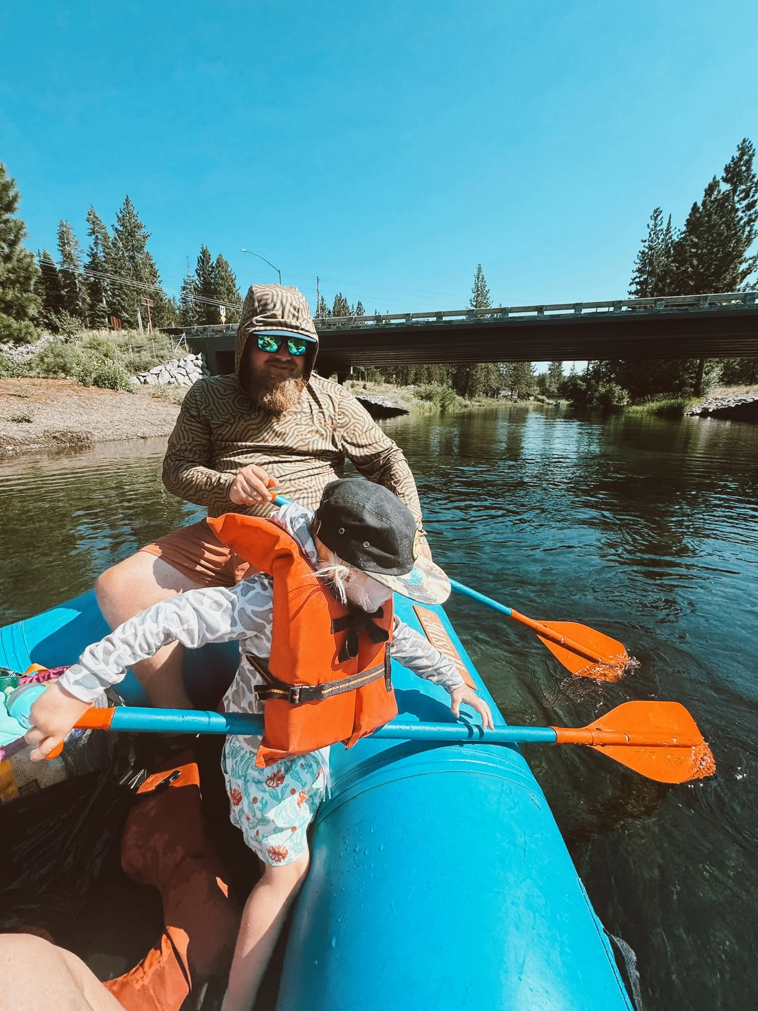 ᴡʜᴇɴ ᴛᴡᴏ ᴄʜɪʟᴅʜᴏᴏᴅꜱ ᴍᴇᴇᴛ ɪɴ ᴘᴀʀᴇɴᴛɪɴɢ