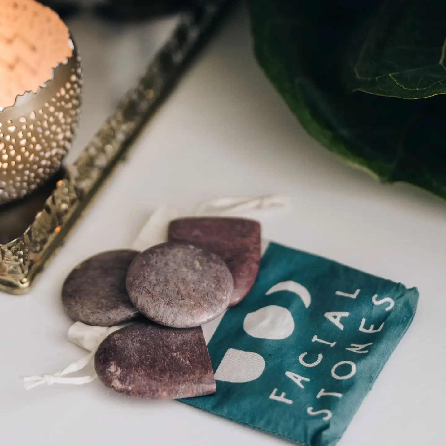 face massage stone set1.webp