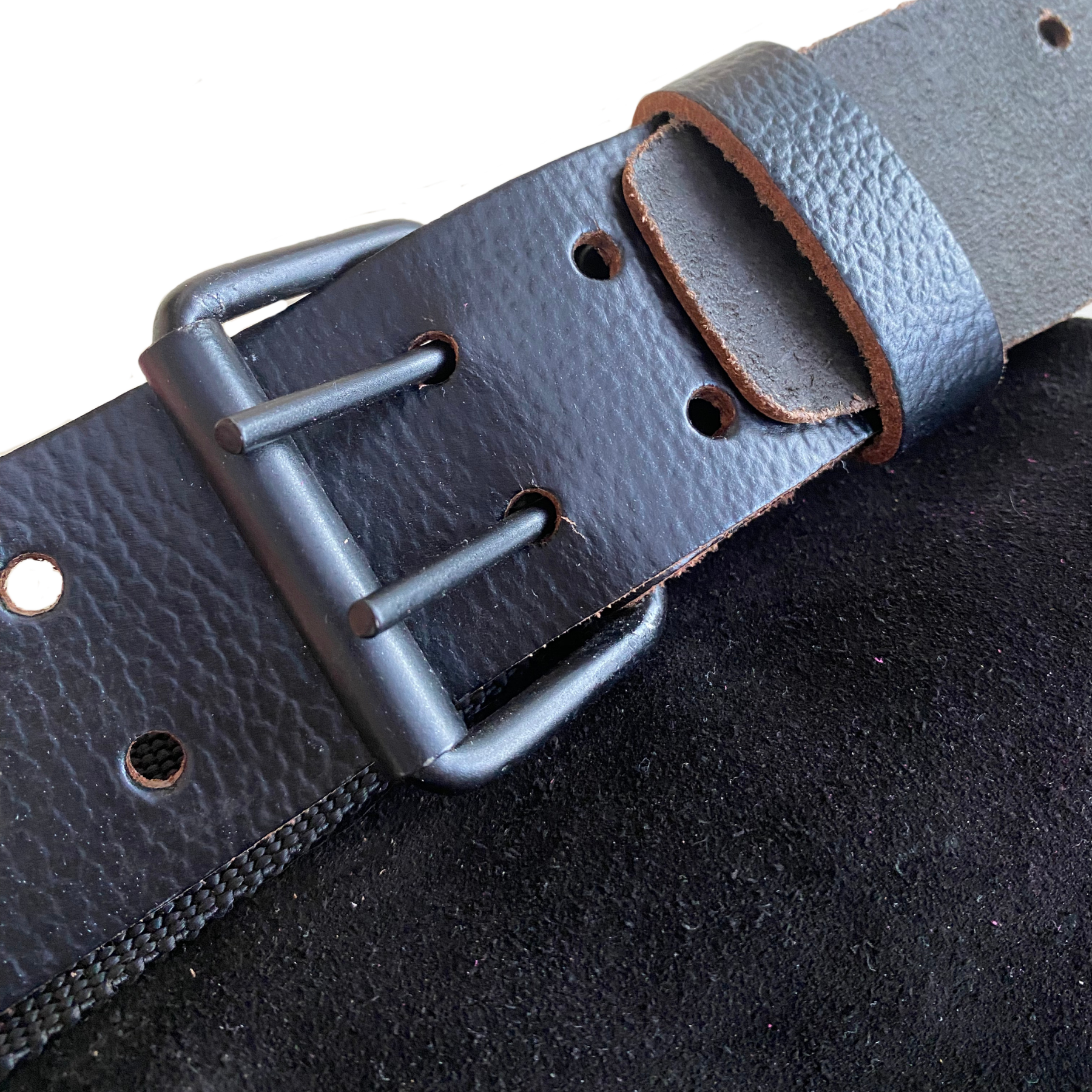 Pink Tradie Ladie branded tool belt close up product shot