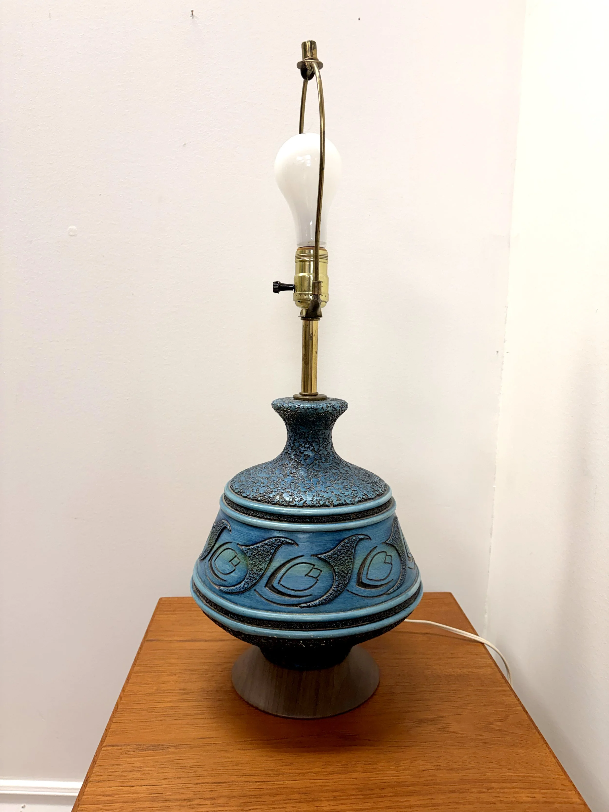 blue-lamp-3.jpg