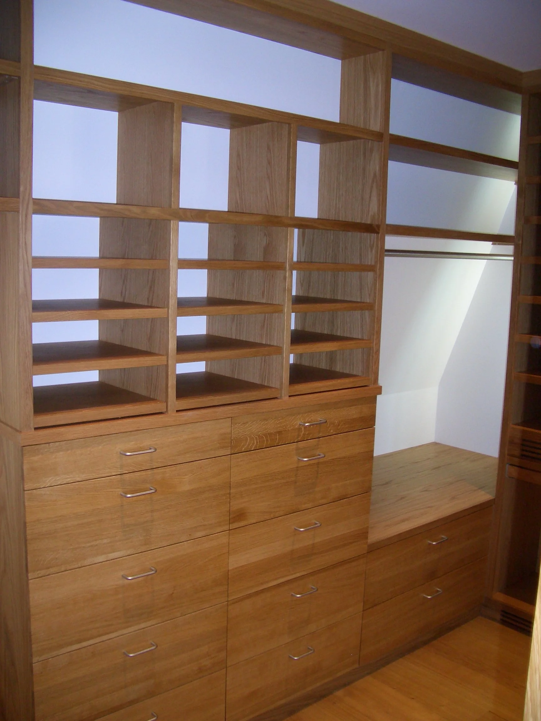 Custom oak walk-in closet, garderobe,  made by Snekker Travis Johnson