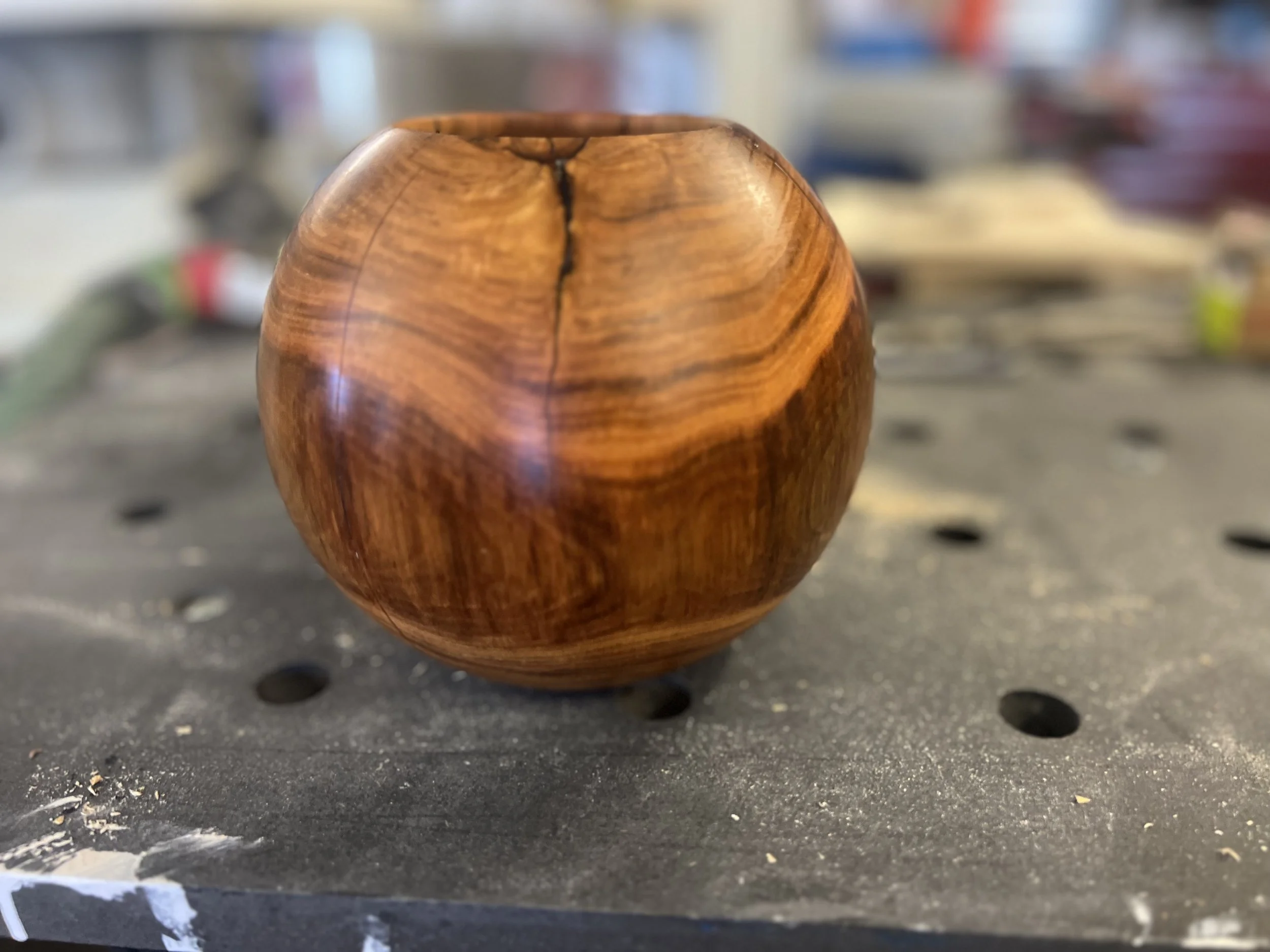 wooden bowl, cherry bowl, made by Snekker Travis Johnson