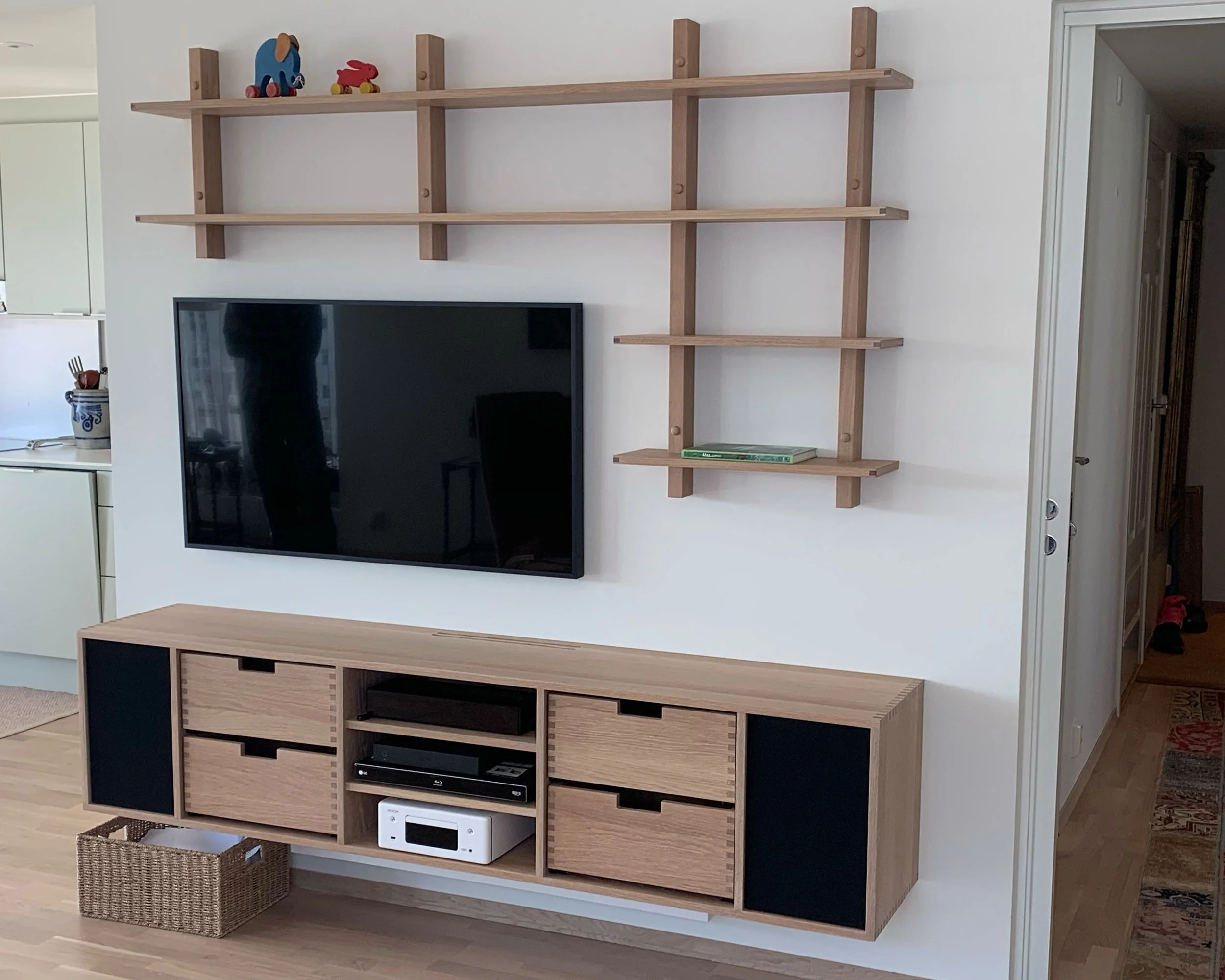 oak television cabinet and shelving, box joint details, speaker cabinet, made by Snekker Travis Johnson