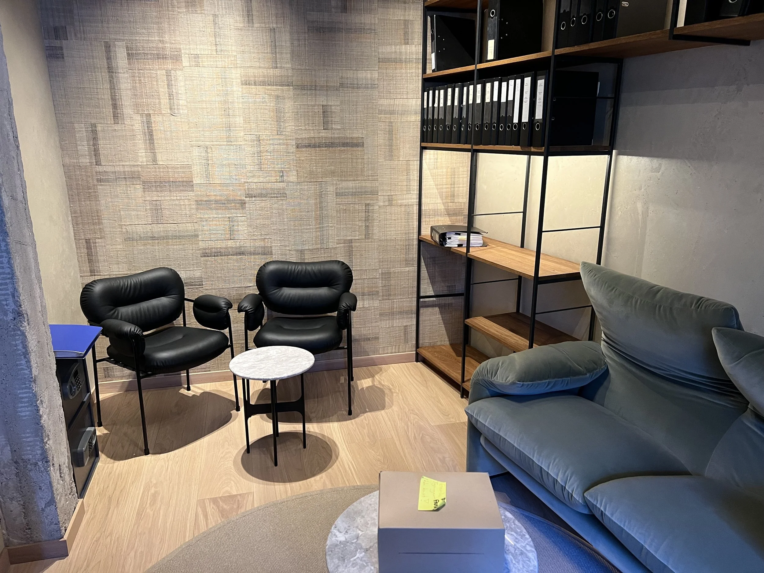 book shelf, bok hyller, oak and steel book shelf, office, ladder book shelf, work space,made by Snekker Travis Johnson