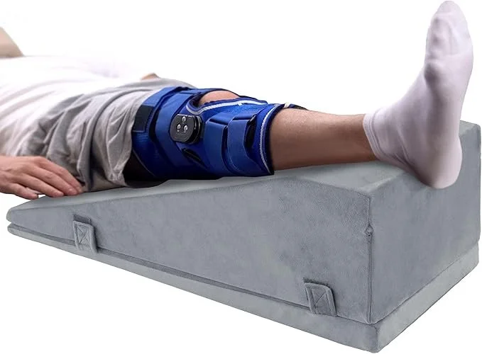 Leg elevation pillow for positioning and swelling management after surgery