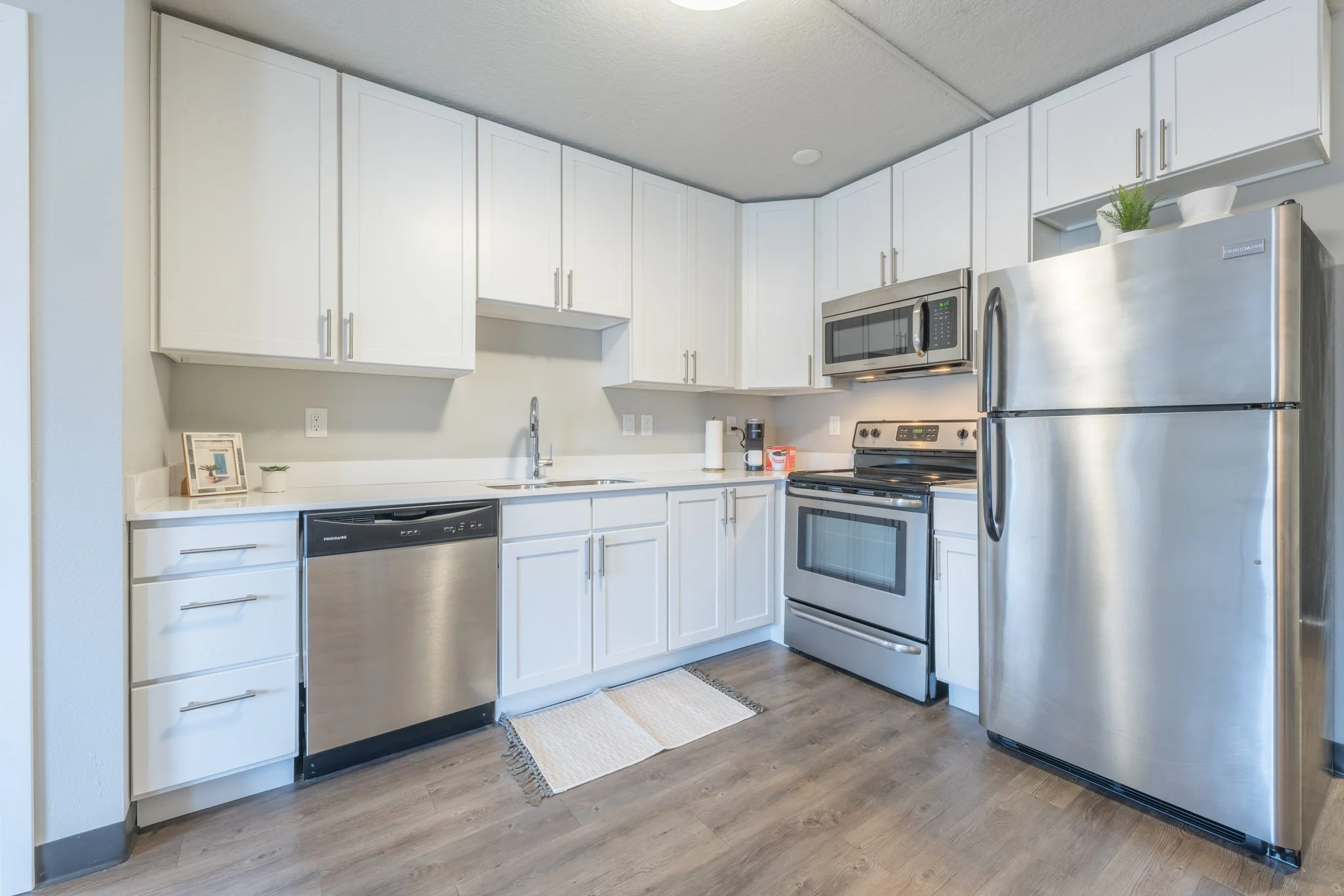 The Lyon - 203 - Isla - 10.jpg