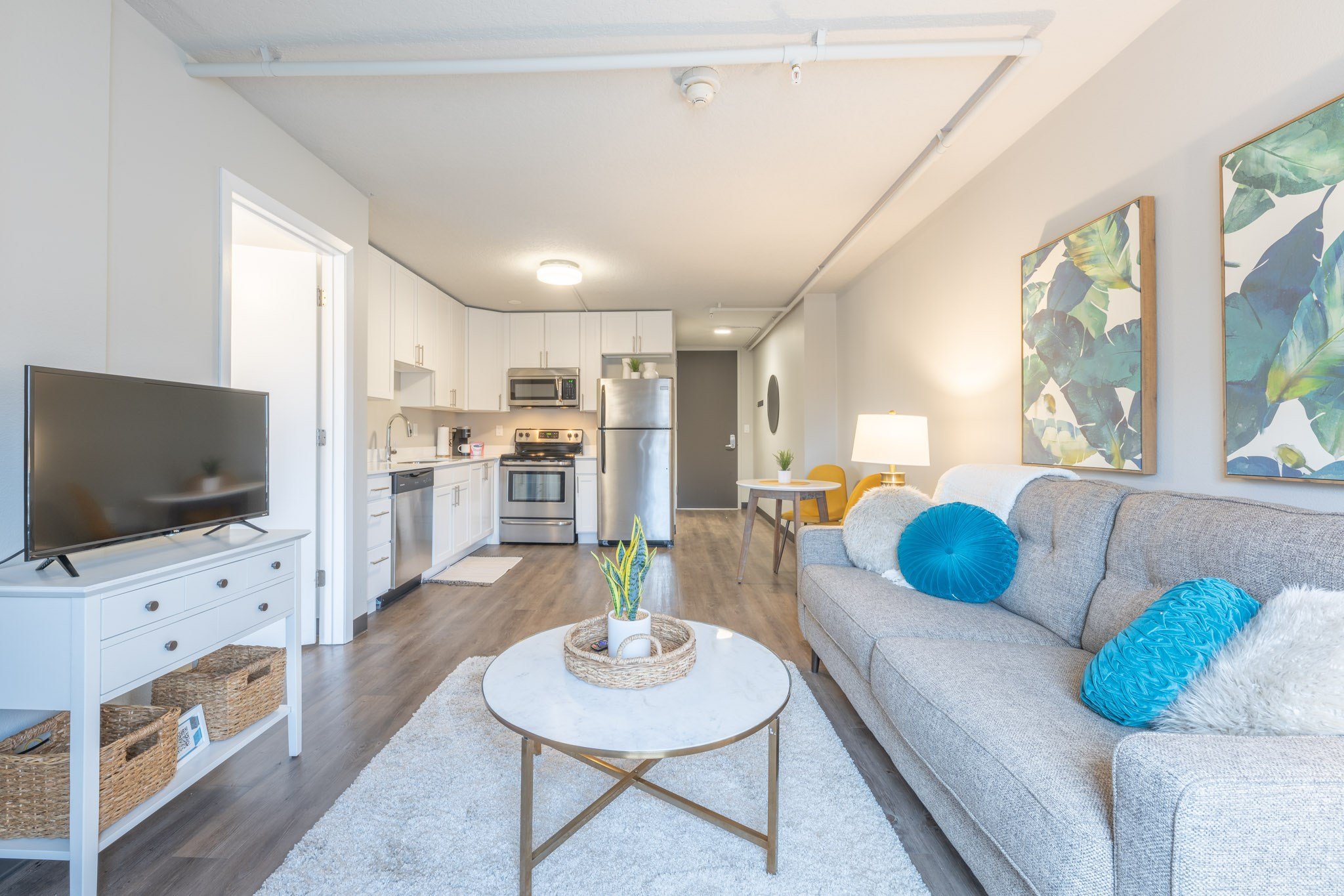 The Lyon - 203 - Isla - 1.jpg