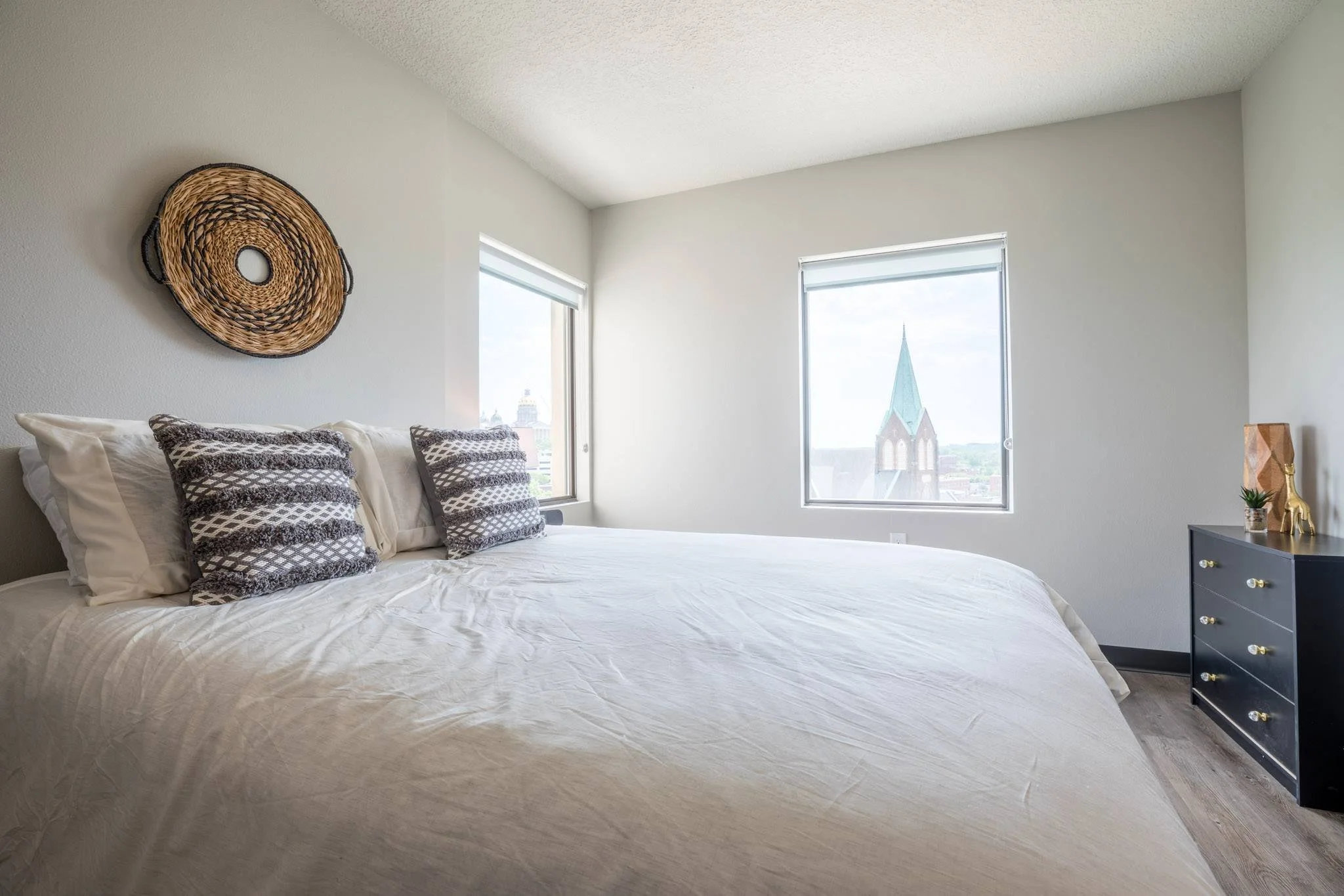 LYN-604-Wild Oasis-8.jpg