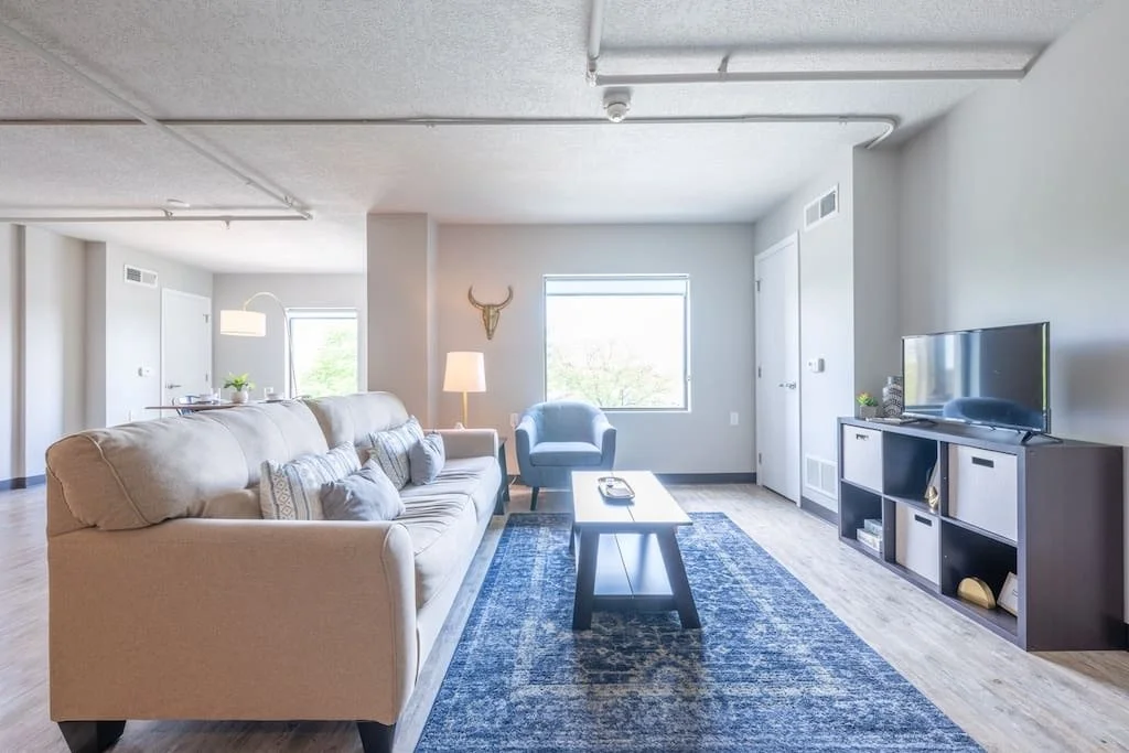 HN - Blue Stone - 3.jpeg