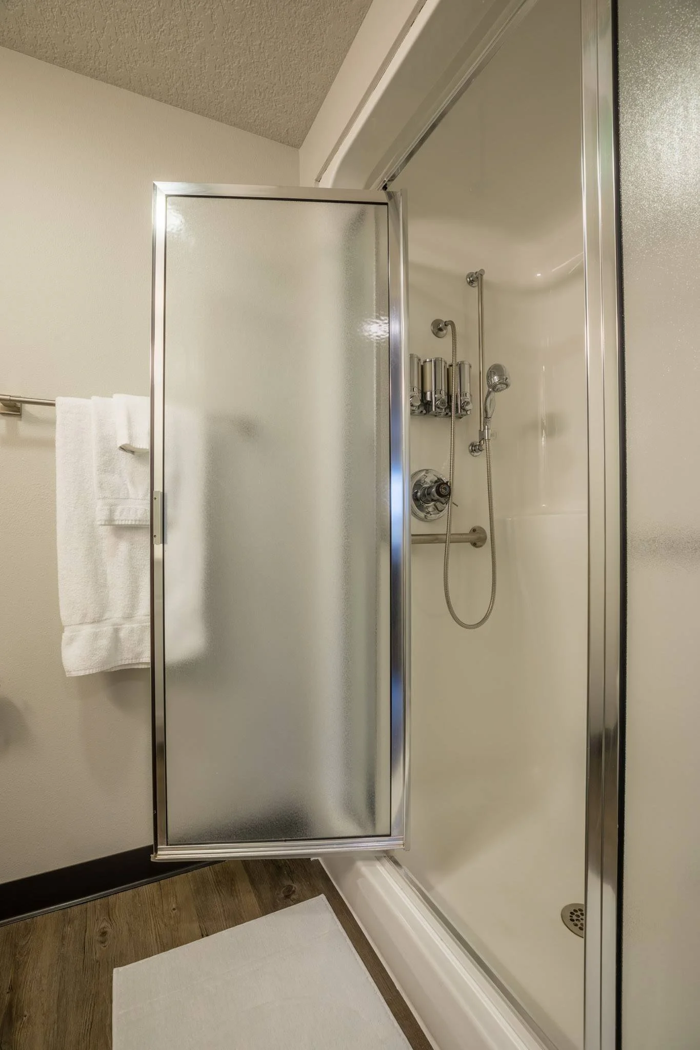 The Lyon - 204 - Bullseye - 7.jpg