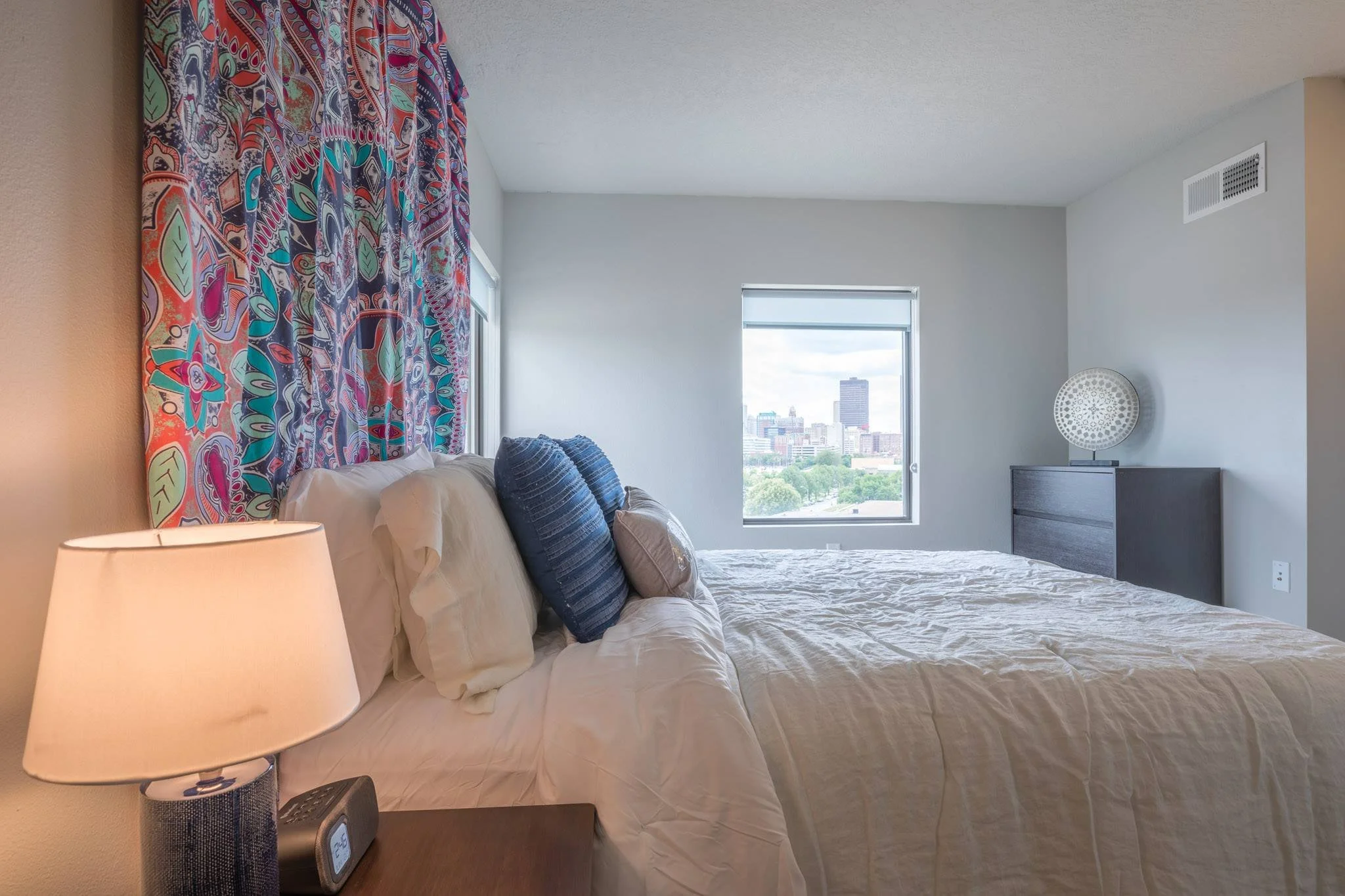 The Lyon - 205 - Namastay - 1.jpg