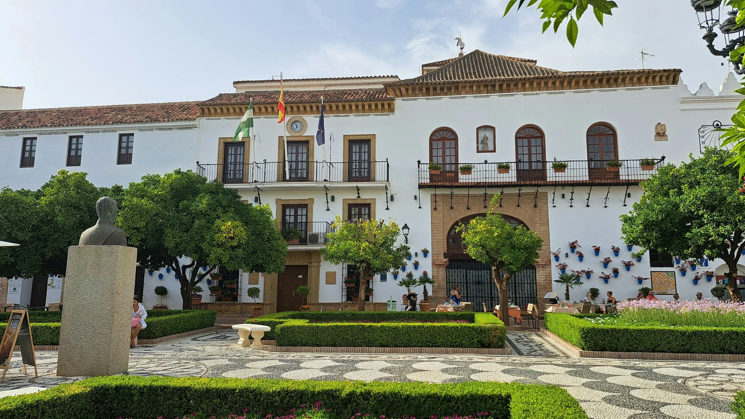 Spanish Bureaucracy Survival Guide for Expats: How to Navigate the System Without Losing Your Mind