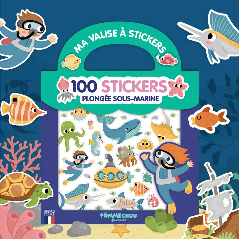 Une valise à stickers sur le thème de la plongée sous-marine avec 100 stickers d'animaux marins, comme des tortues, poissons, un poulpe, une étoile de mer, un hippocampe, une raie, un calmar, un sous-marin, et des plongeurs, dans un décor sous-marin coloré.