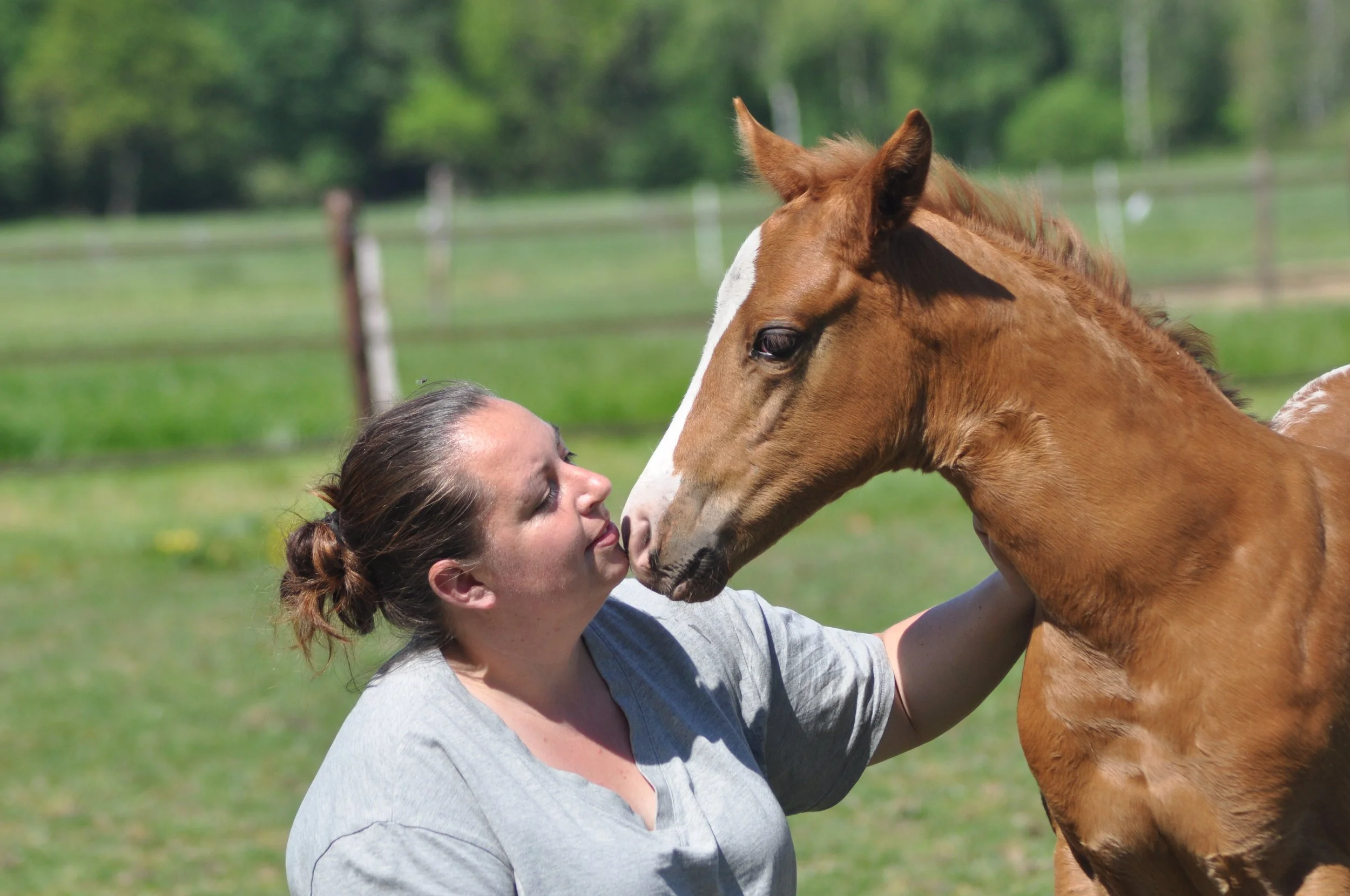 Desiree Jager  van Dekenwasserij Langelo met appaloose veulen zonder deken