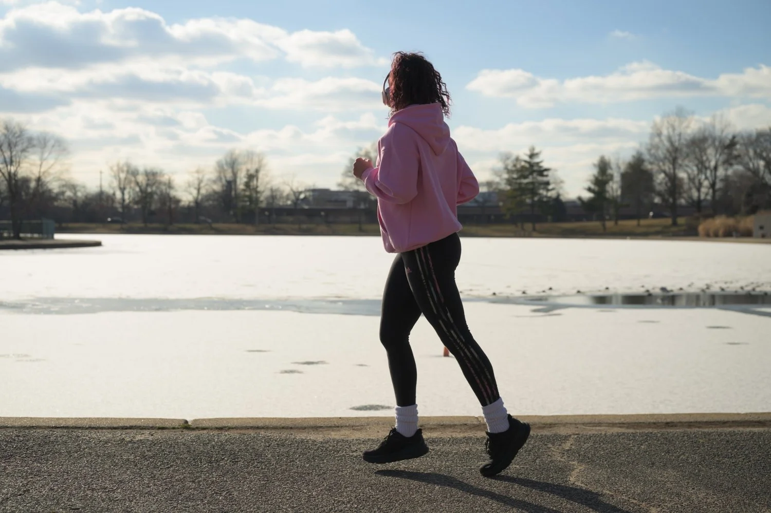 5 Simple Healthy Habits for Busy Women (That Actually Work)
