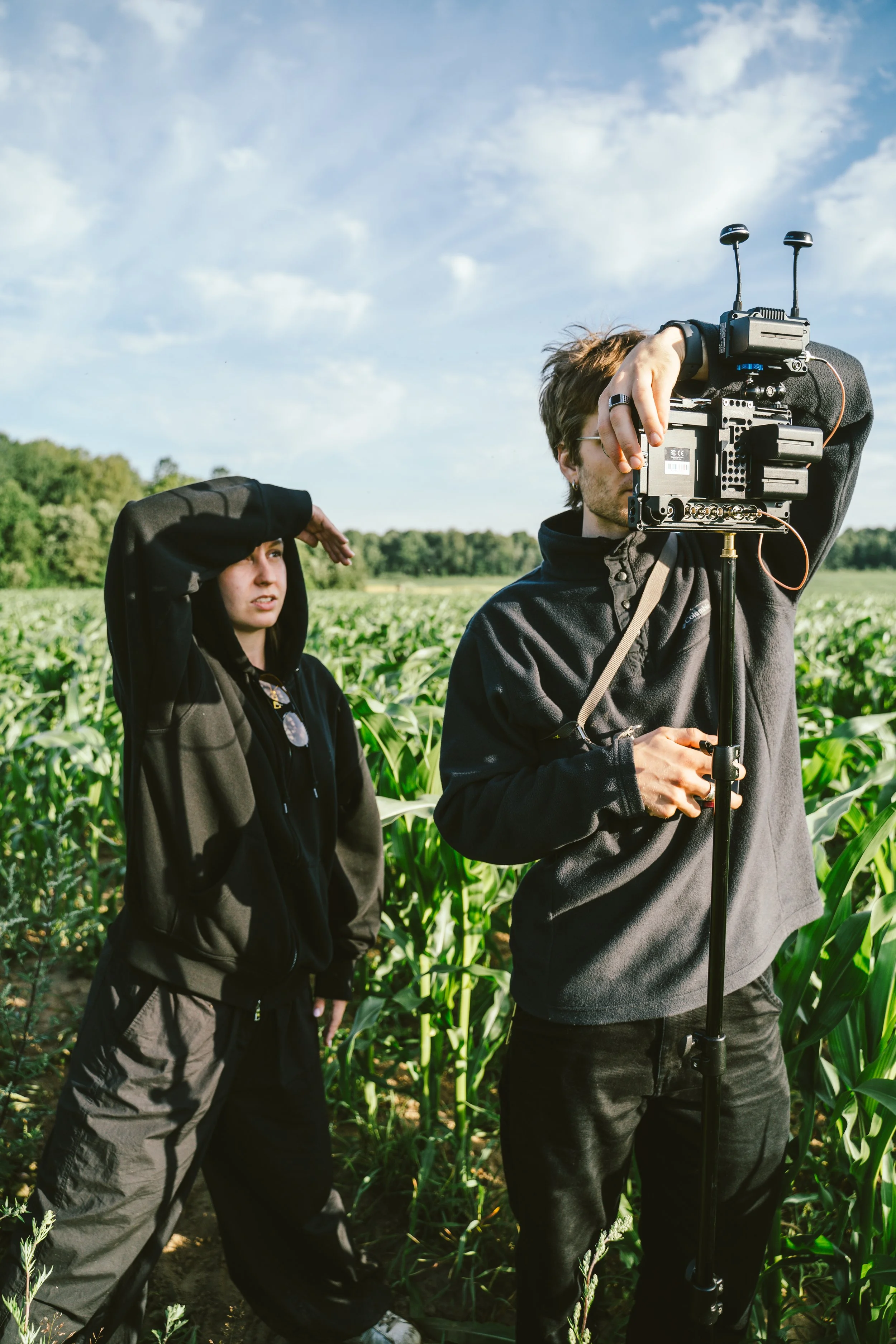 IVEL “Akimis parodyk” music video 