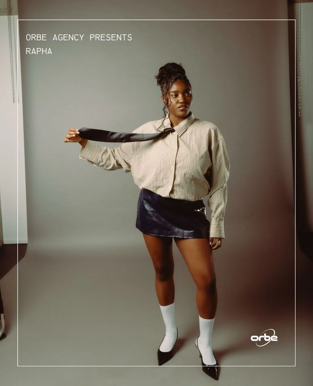 @rapha.era is a 24-year-old Belgian pop artist of Congolese origin, based in Antwerp. She gained recognition in 2020 after winning the MNM Rising Star contest. Her debut single Funny entered the ULTRATOP 50 BE, marking the start of a promising career