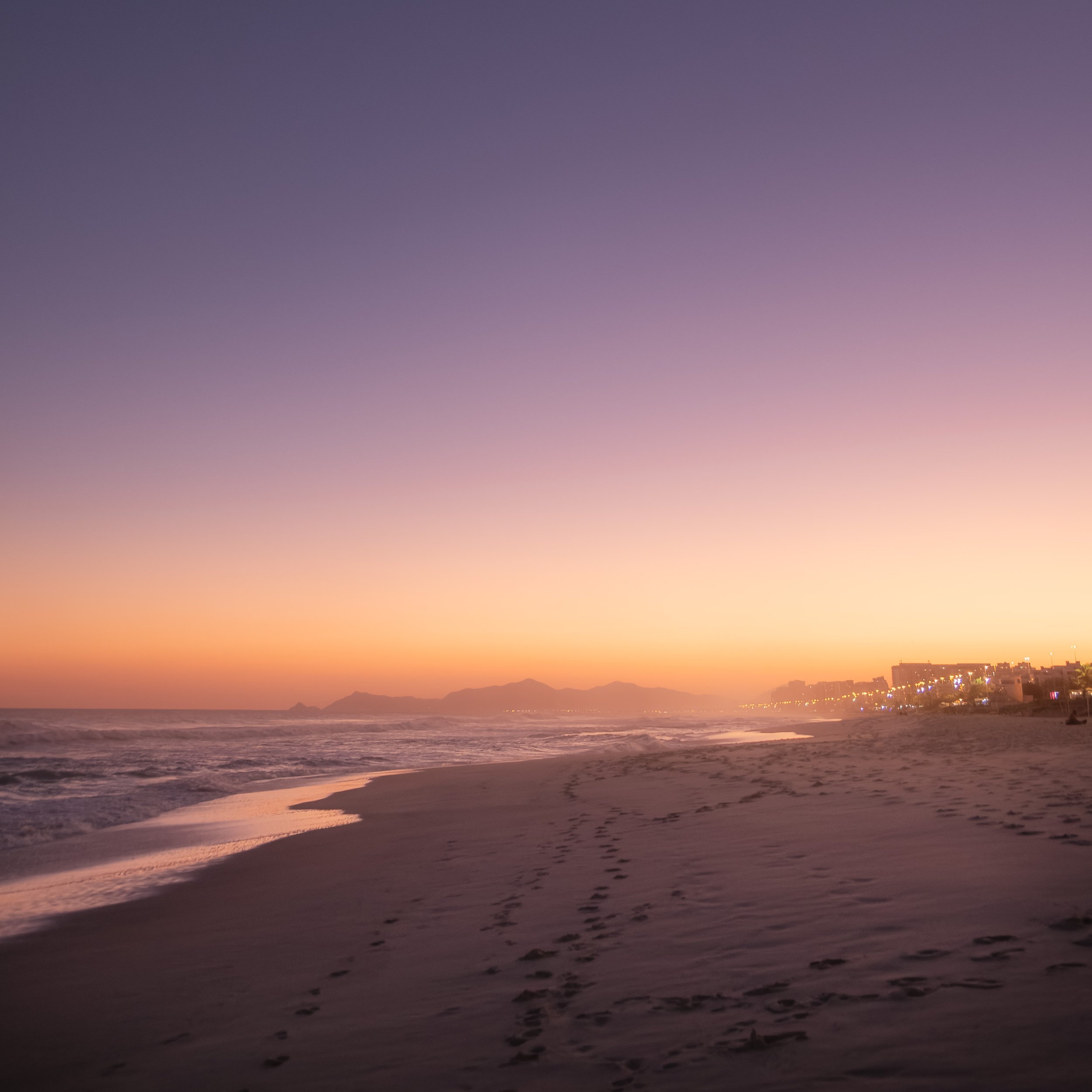 praia-do-rio-por-do-sol-tons-rosados-fotografia-minimalista-decor