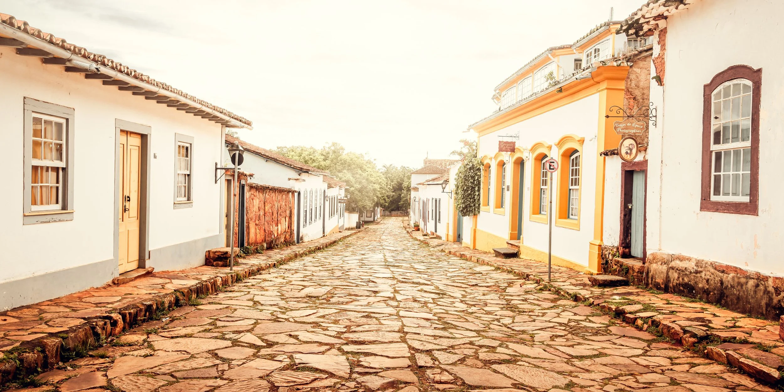 rua-de-pedra-casas-coloniais-interior-de-minas-fotografia-decor-brasileira