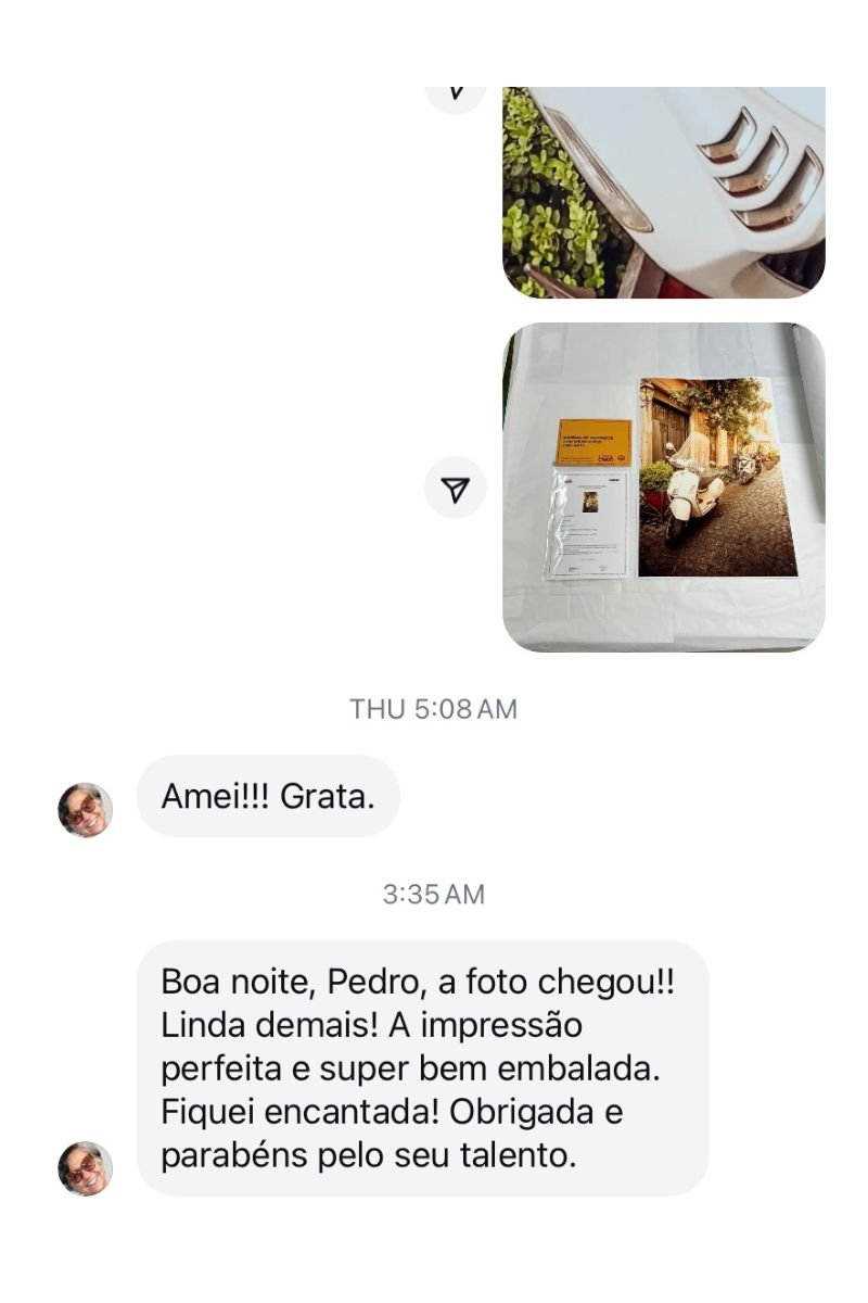Cliente diz Amei, grata. Depois escreve que a foto chegou linda demais, impressão perfeita e bem embalada, ficou encantada e agradece pelo talento. Depoimento sobre qualidade da impressão fotográfica e entrega.