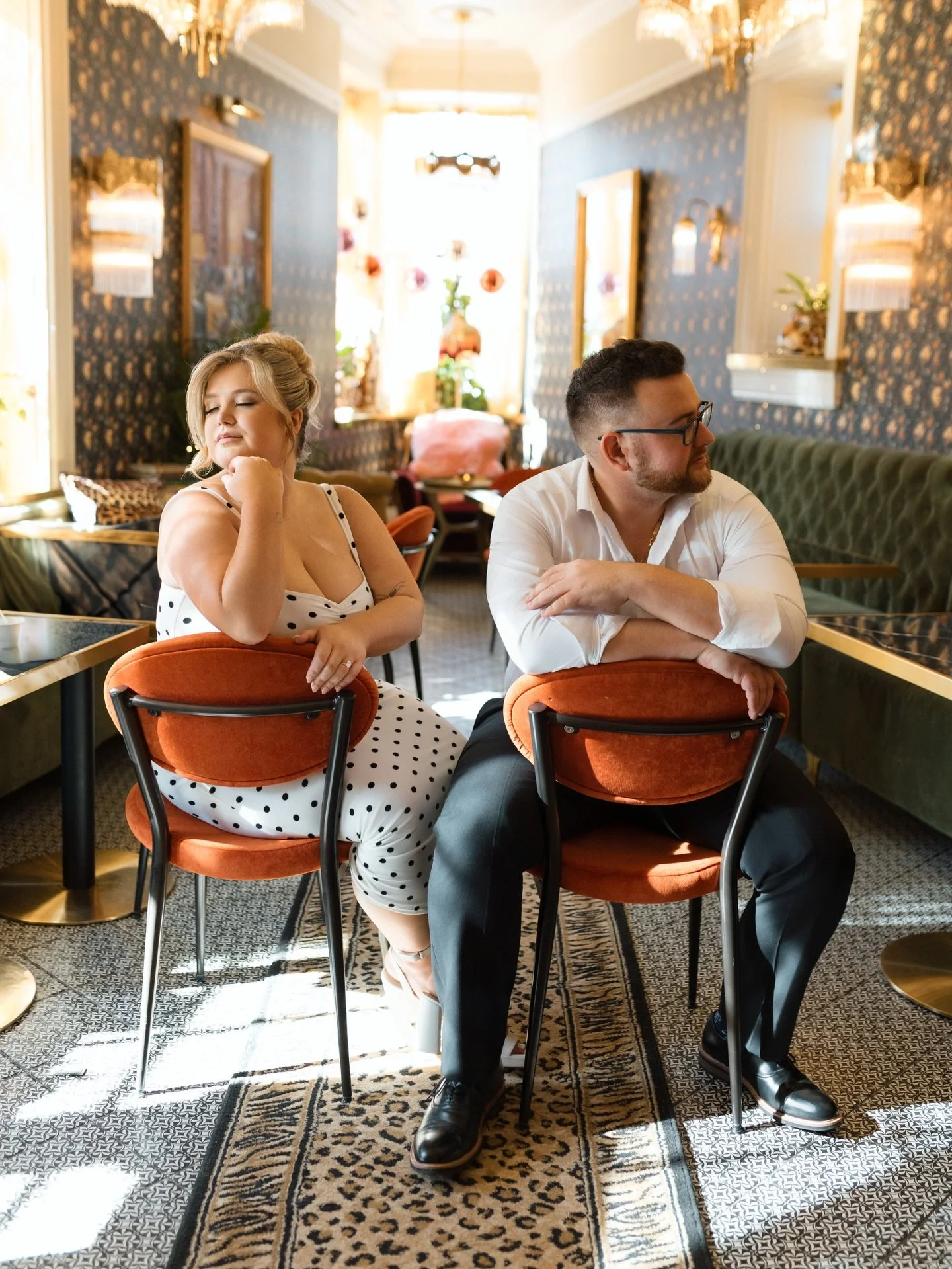 I LIVE for an engagement session that has so much LIFE!!!!! Next up, wedding day @cellar1852 💅

Hair &amp; Makeup- @pearlgirlmakeupstudio @livlove_beauty