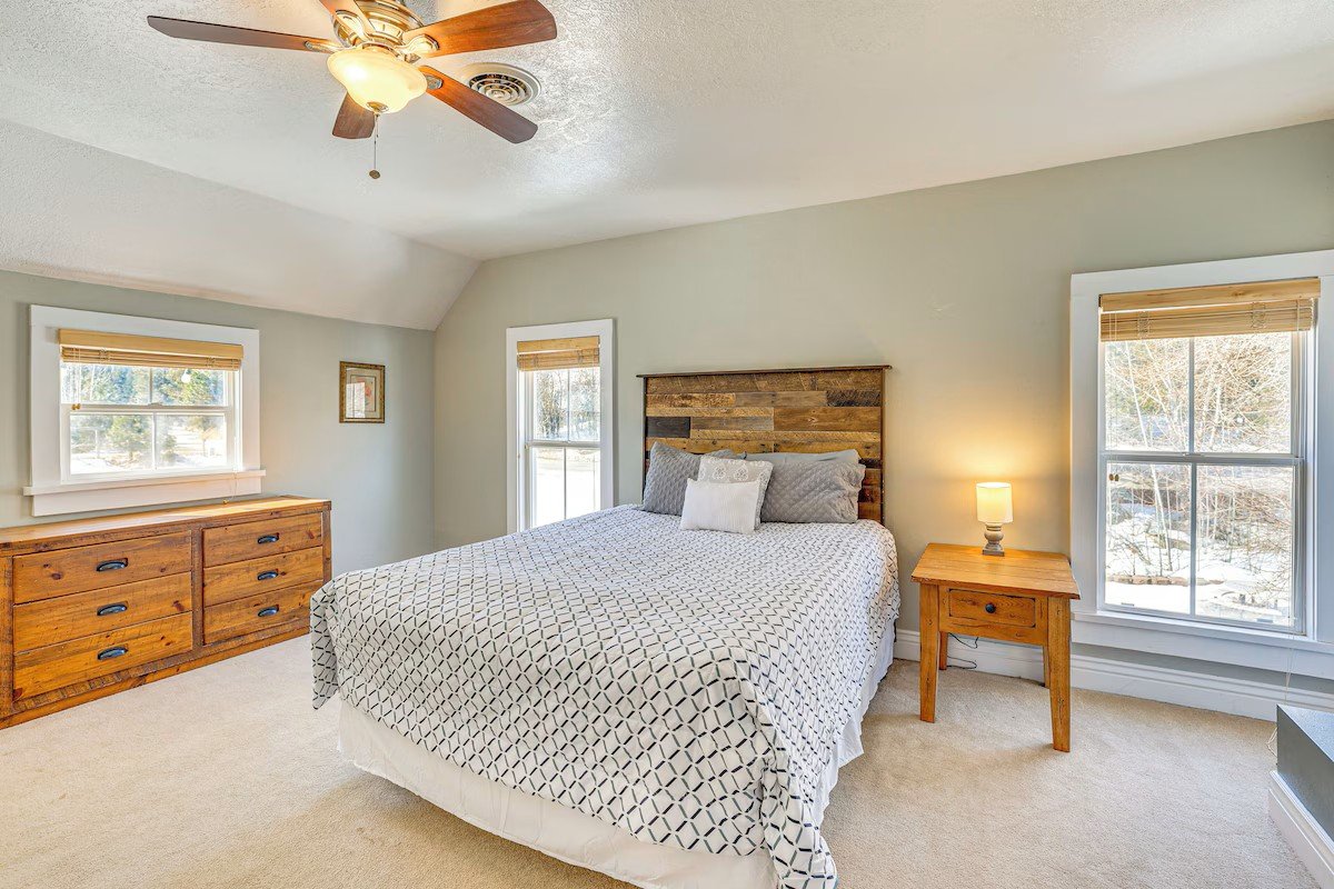 Private Queen 2MH EN .jpeg (Copy)