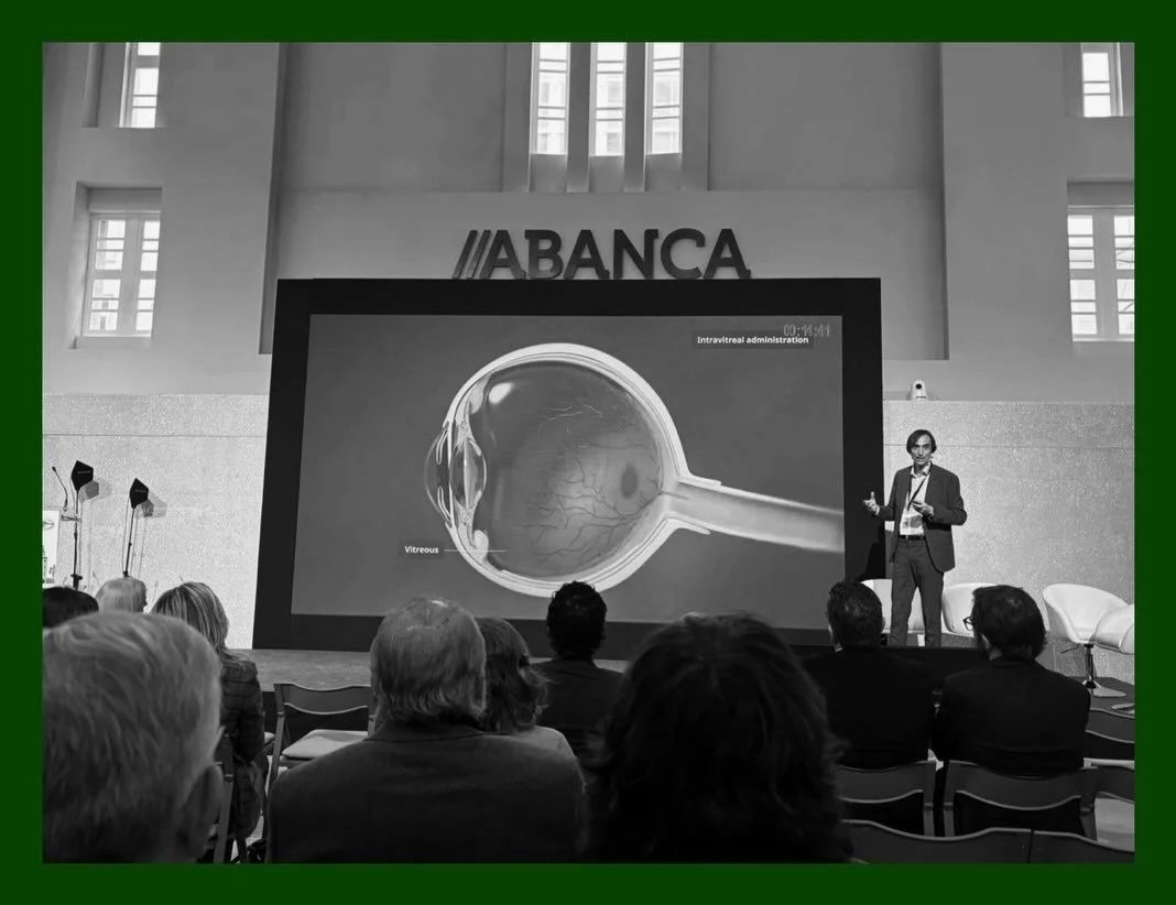 ✈️👁️ Els dies 6 i 7 de mar&ccedil;, es va celebrar a La Corunya la 52 Reuni&oacute; de la Societat Gallega d&rsquo;Oftalmologia. El Dr. Llu&iacute;s Arias hi va participar amb dues confer&egrave;ncies: una sobre la ter&agrave;pia de rescat a la ciru