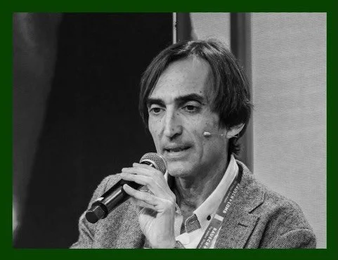 📹😷 Els dies 19 i 20 de mar&ccedil; van tenir lloc a Madrid dos simposis en qu&egrave; el Dr. Llu&iacute;s Arias va poder presentar diversos v&iacute;deos. Al simposi Bausch &amp; Lomb, el doctor va compartir alguns v&iacute;deos de cirurgies de cas