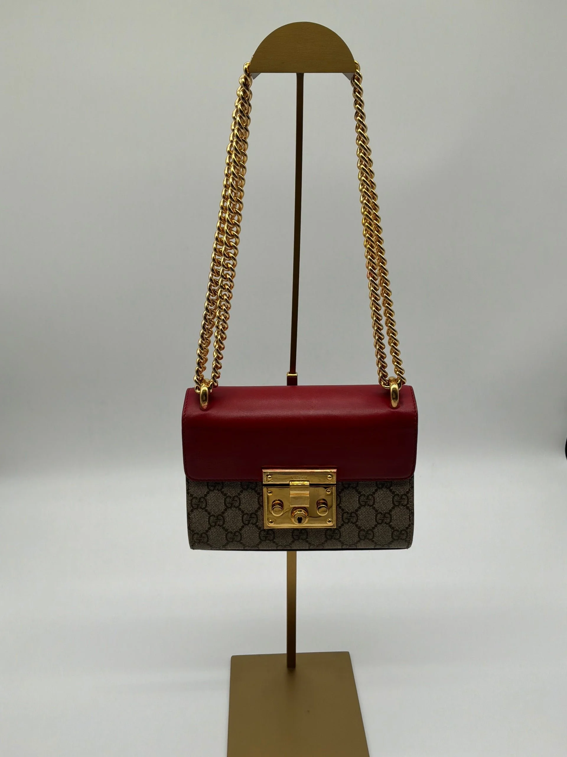 Gucci Padlock GG Supreme Shoulder Bag - Red Leather & Gold Hardware