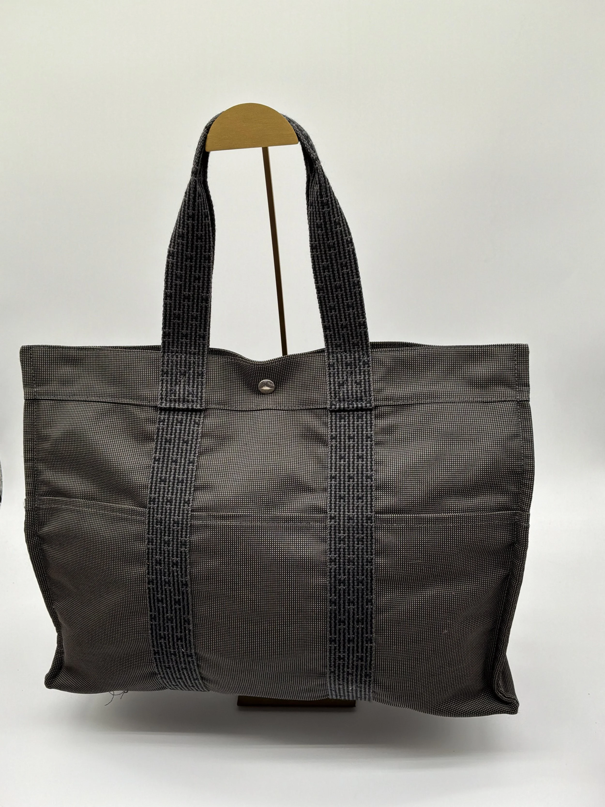 Hermès Herline MM Grey Canvas Tote – Pristine Condition Classic Everyday Bag