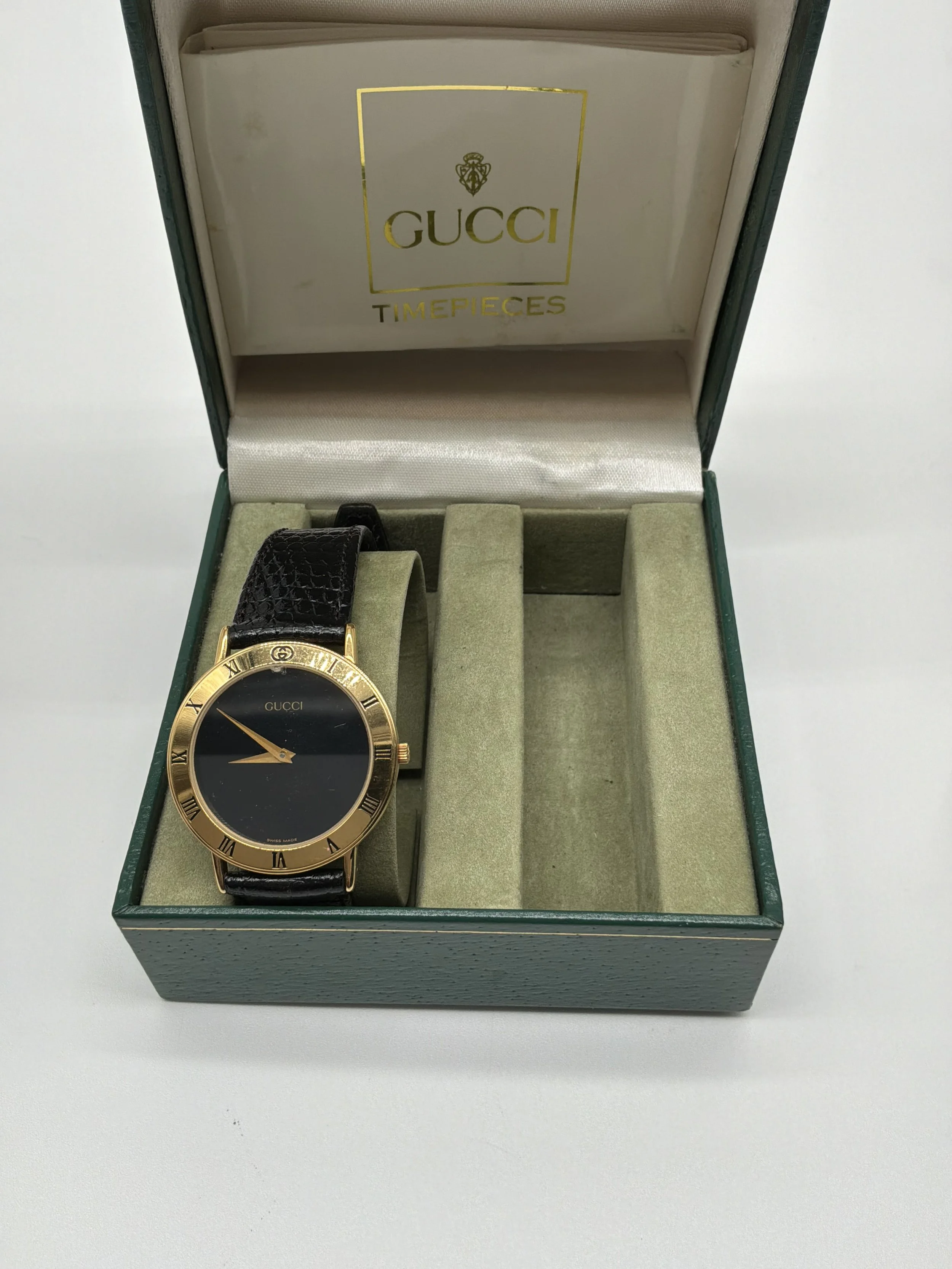 Vintage Gucci Gold-Tone Black Dial Leather Strap Watch with Original Box