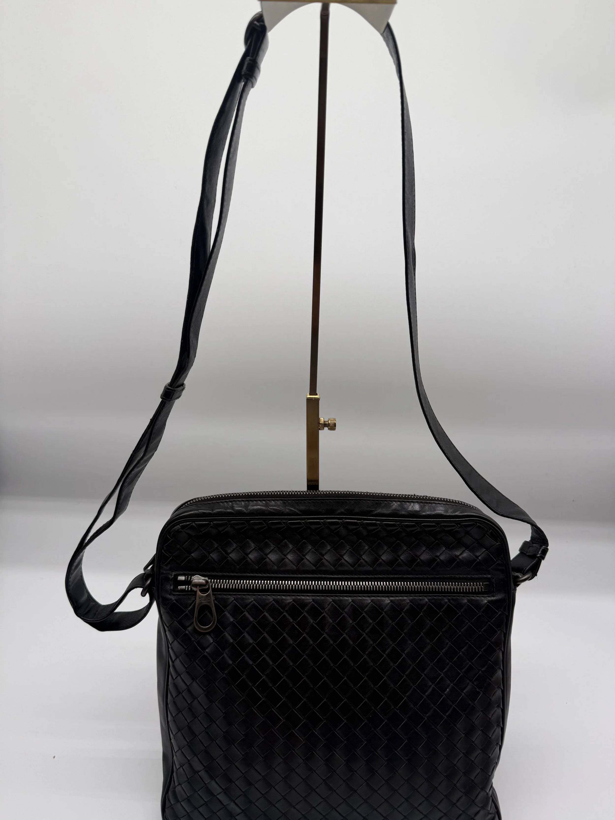 Bottega Veneta Intrecciato Black Woven Leather Crossbody Messenger Bag