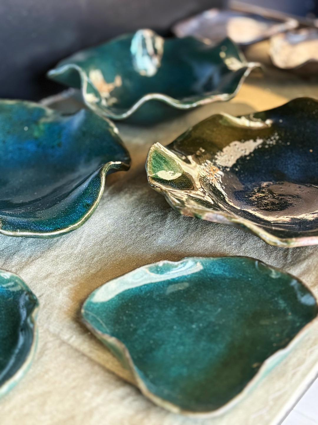 HOUSE LABEL CERAMIC PLATES