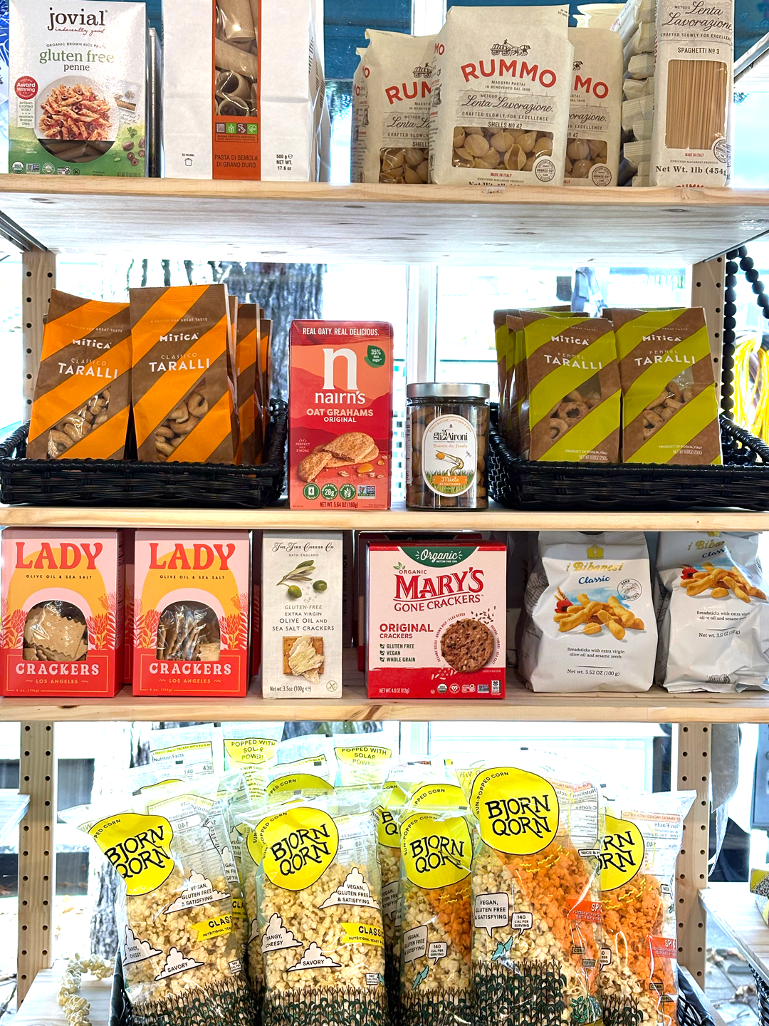 SHELF WITH GROCERIES