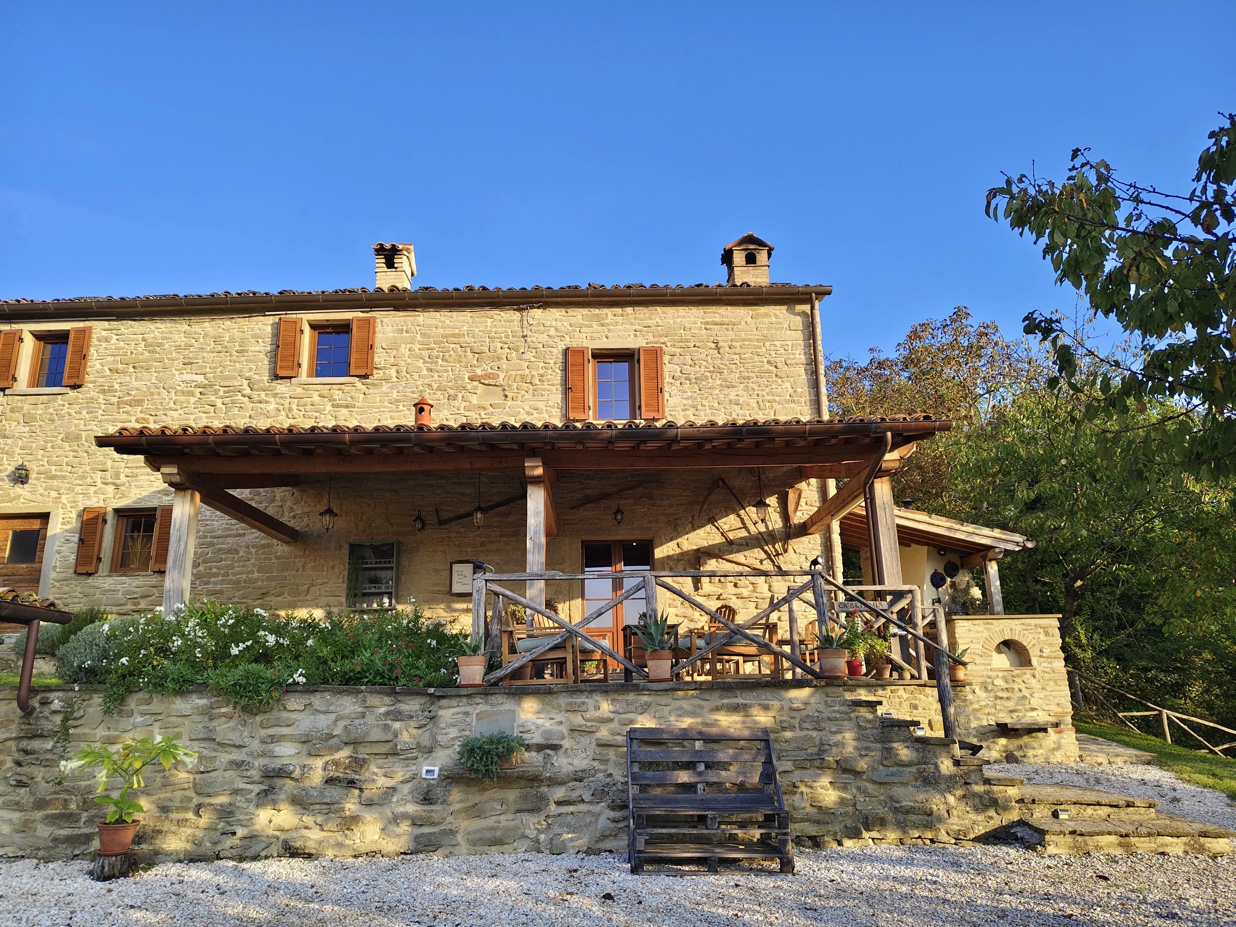 Il bellissimo agriturismo Ca' Betania a Mercatello sul Metauro