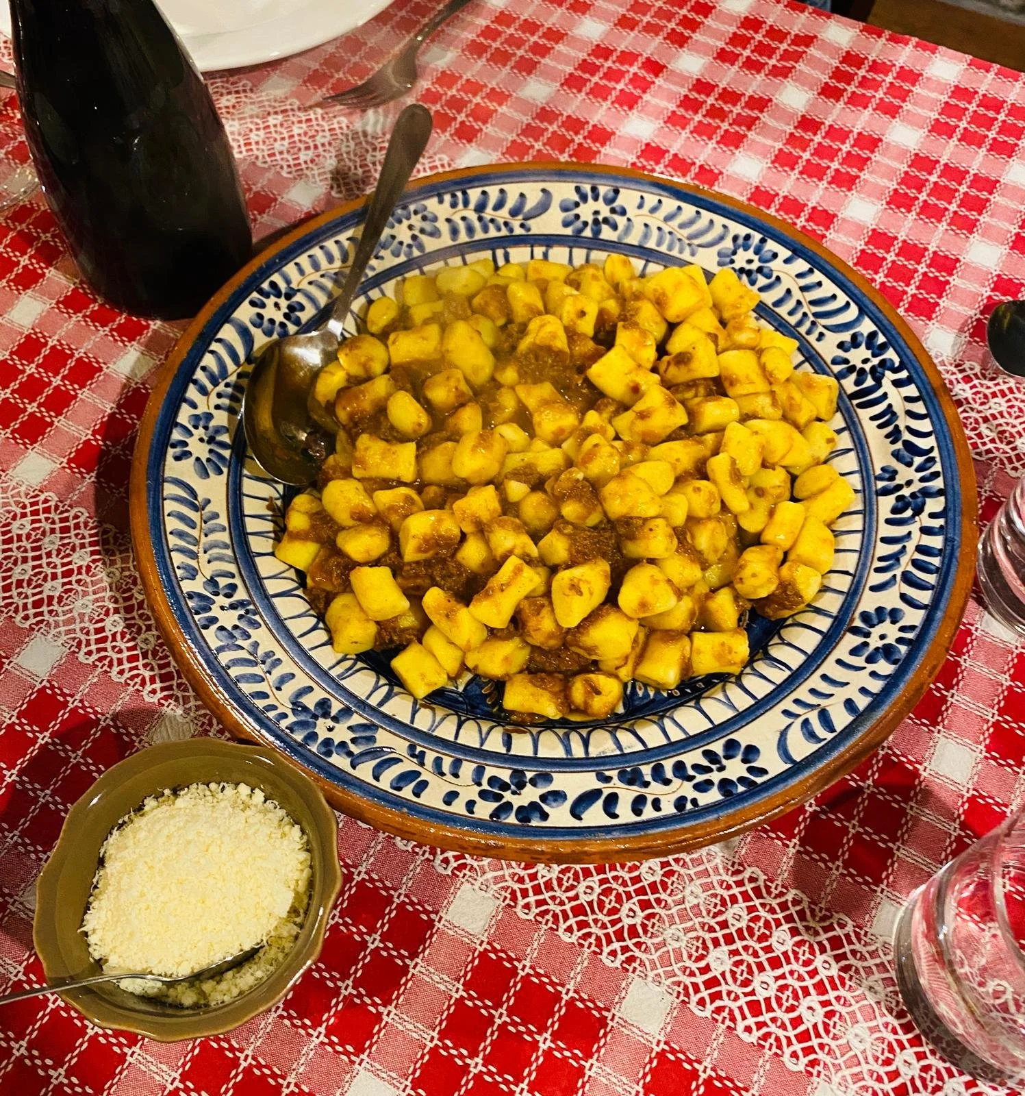 Il delizioso risultato del nostro corso di cucina: gnocchi al ragù di cinghiale