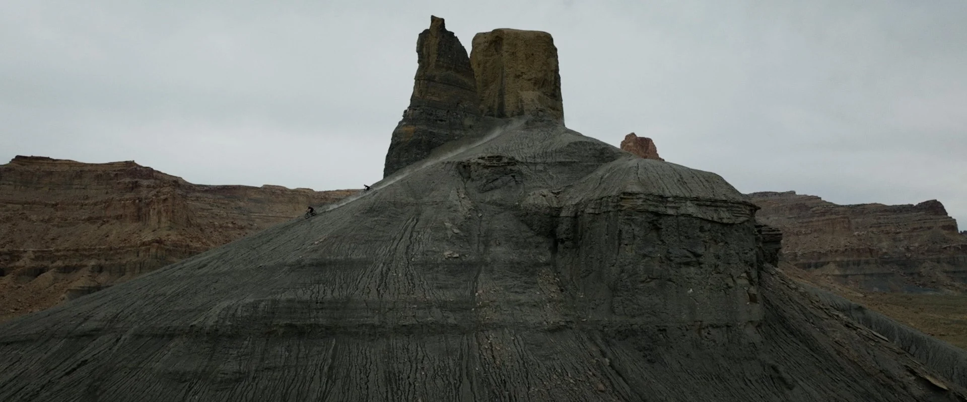 Choose your style_no grpahics_Master.00_01_10_12.Still052.jpg