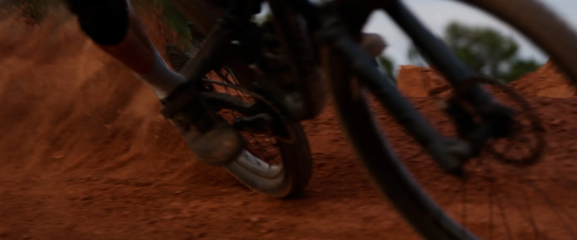 Choose your style_no grpahics_Master.00_00_19_20.Still016.jpg