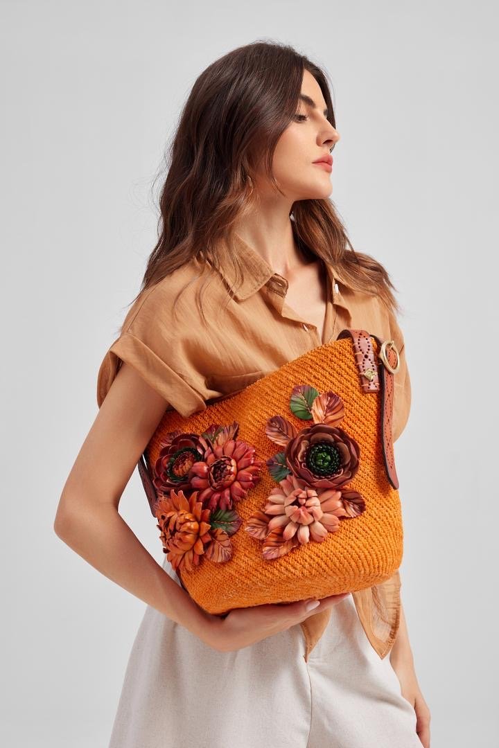 🧡 The Amber Bloom Bag