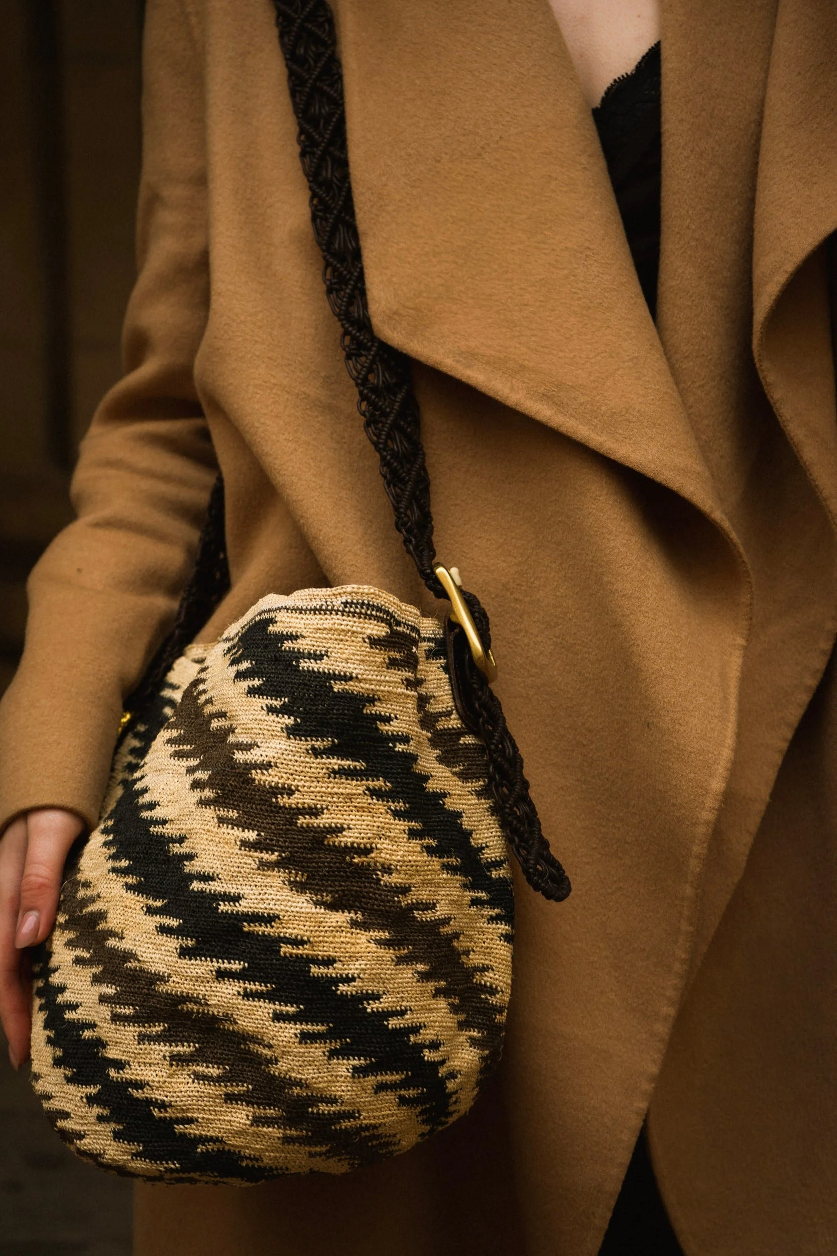 🏺 The Sand Shadow