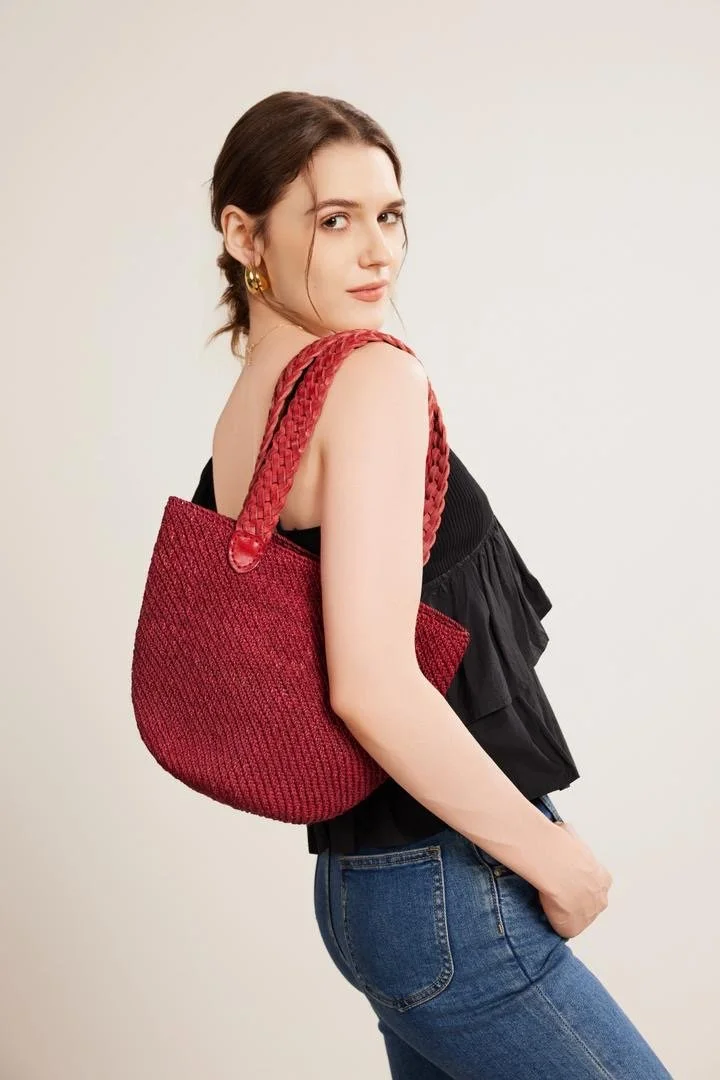 ❤️ The Carmine Tote