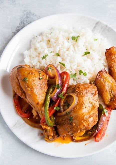 pollo guisado
