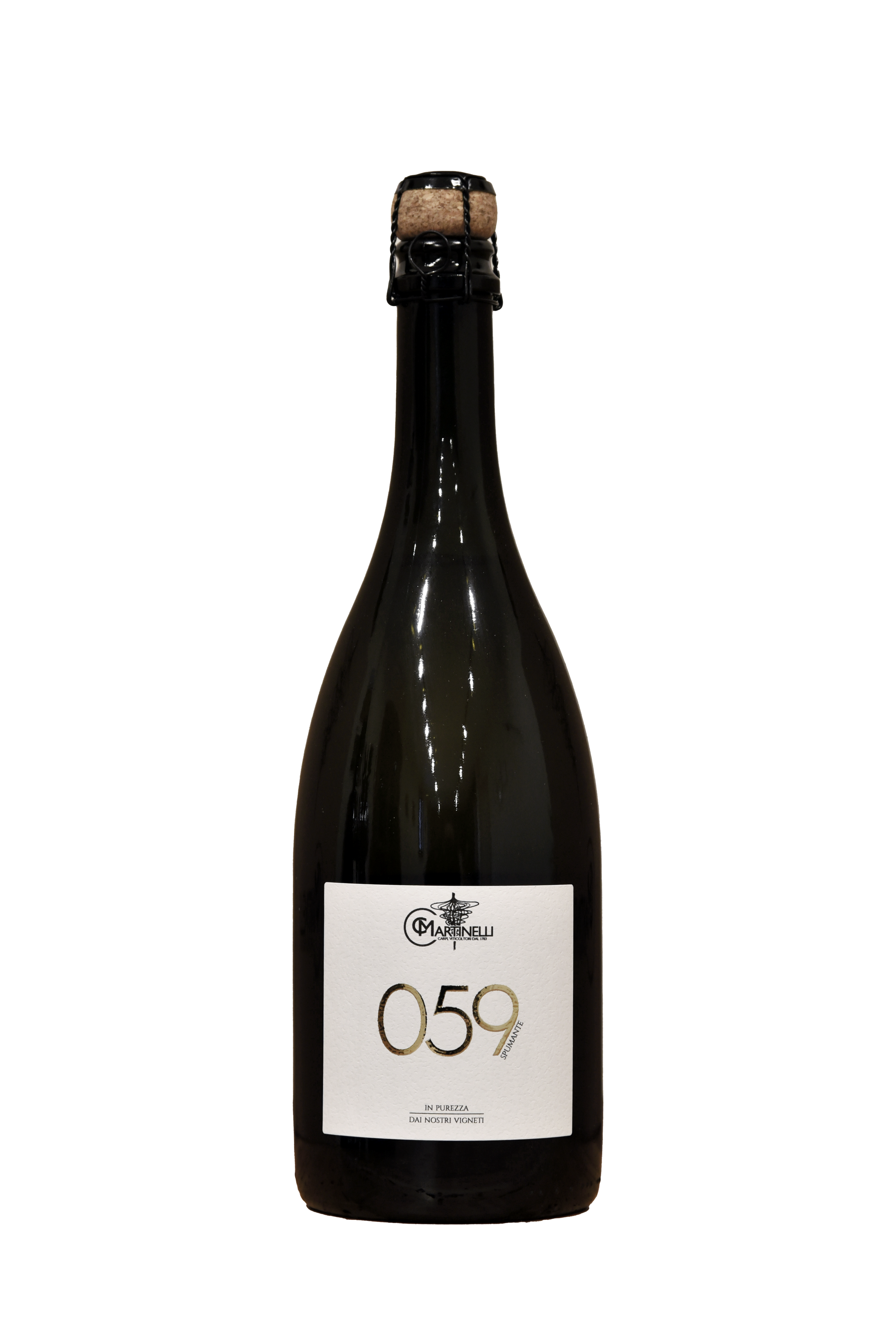 Bottiglia di vino nero con etichetta bianca che riporta la scritta '050' in grandi numeri e il marchio 'Martinelù' sopra. La chiusura è a tappo con gancio in metallo.
