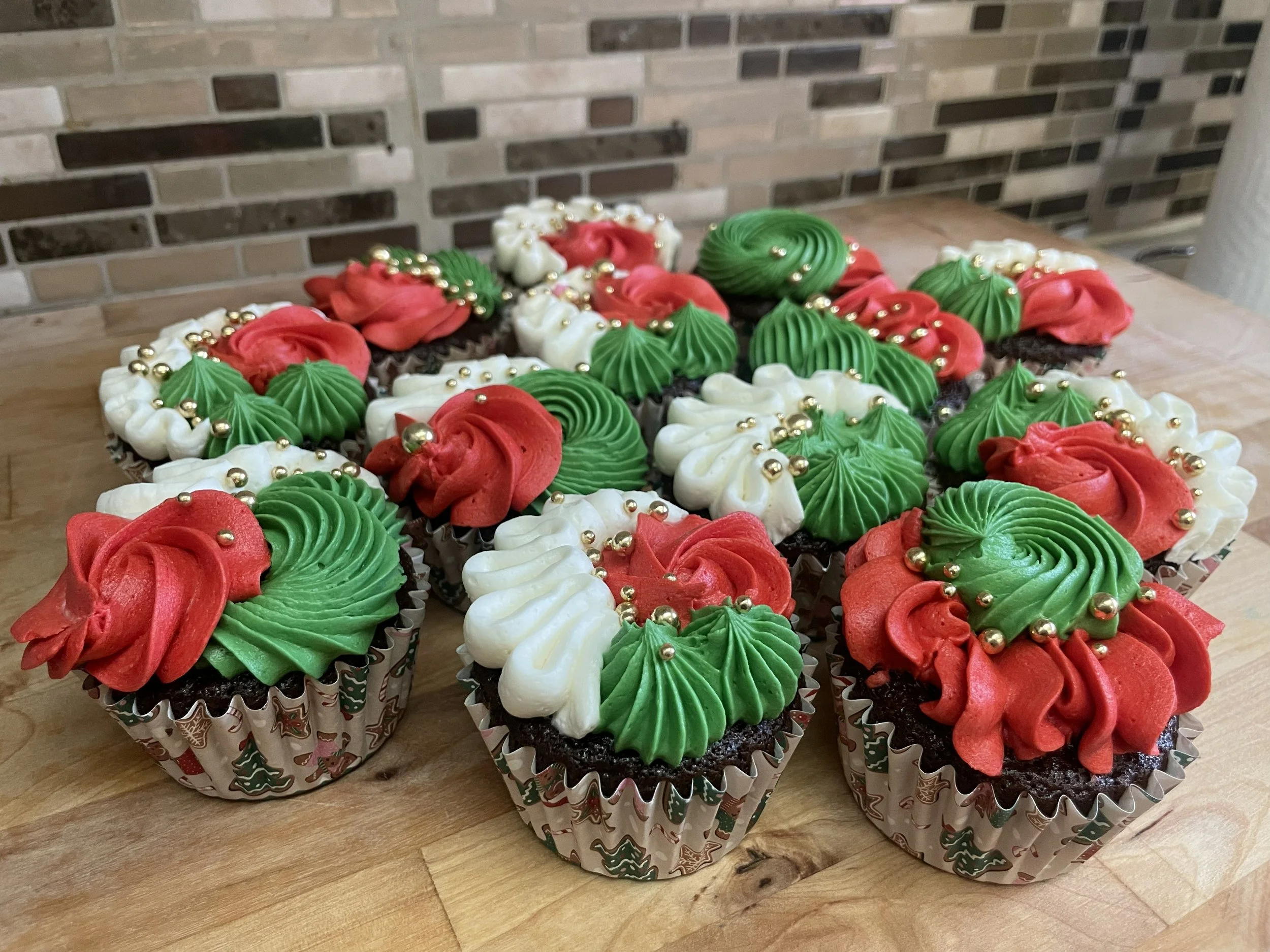 christmas cupcakes 2.jpeg