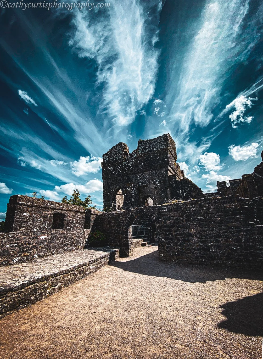 Cathedral Ruin w sky.jpg