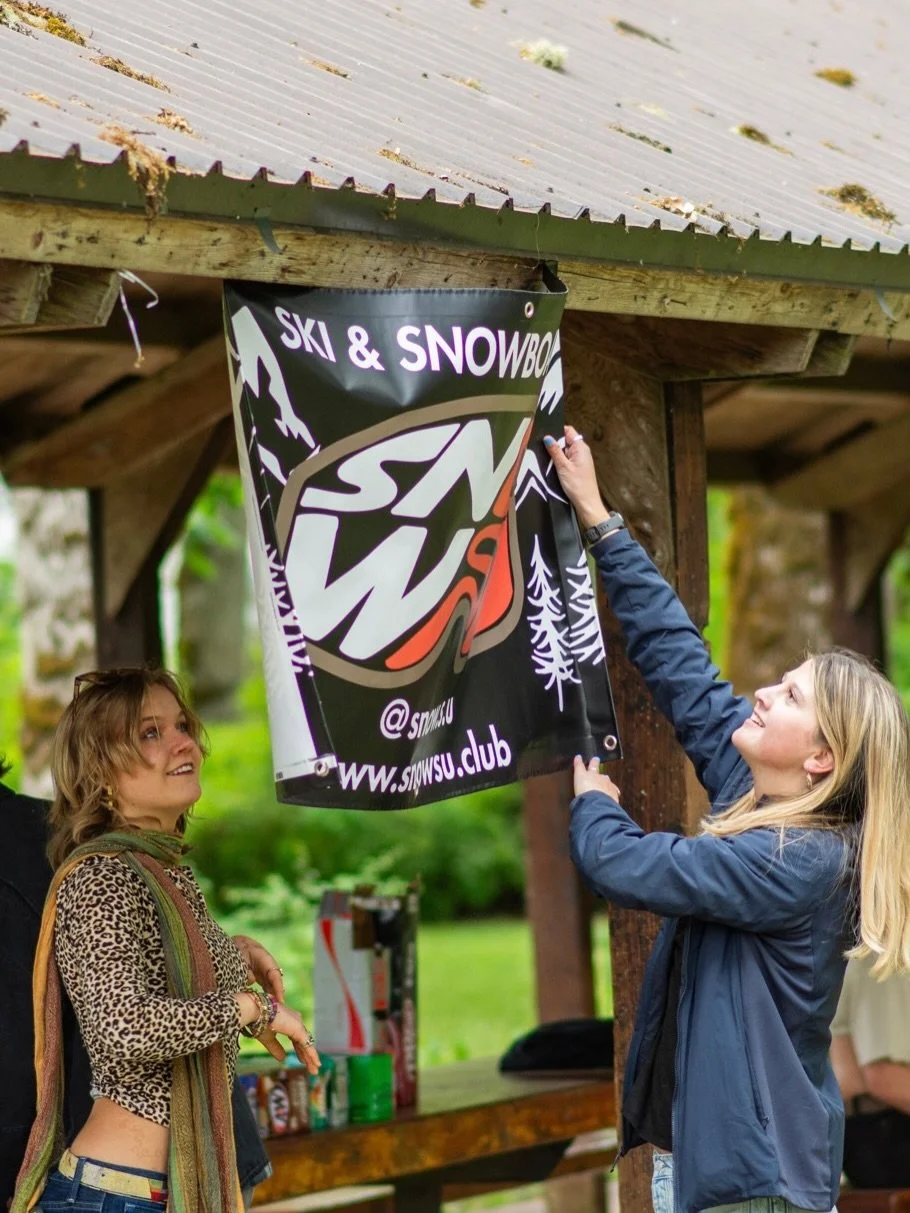 Hot dog anyone?!?

Thank you to everyone who showed up to our Outdoor Club Potluck and Gear Swap with @hikingclub.osu_, @valleysurfclub, @whitewater_club_at_osu, and @oregonstatecycling! We had a great time mingling, playing games, checking out some 