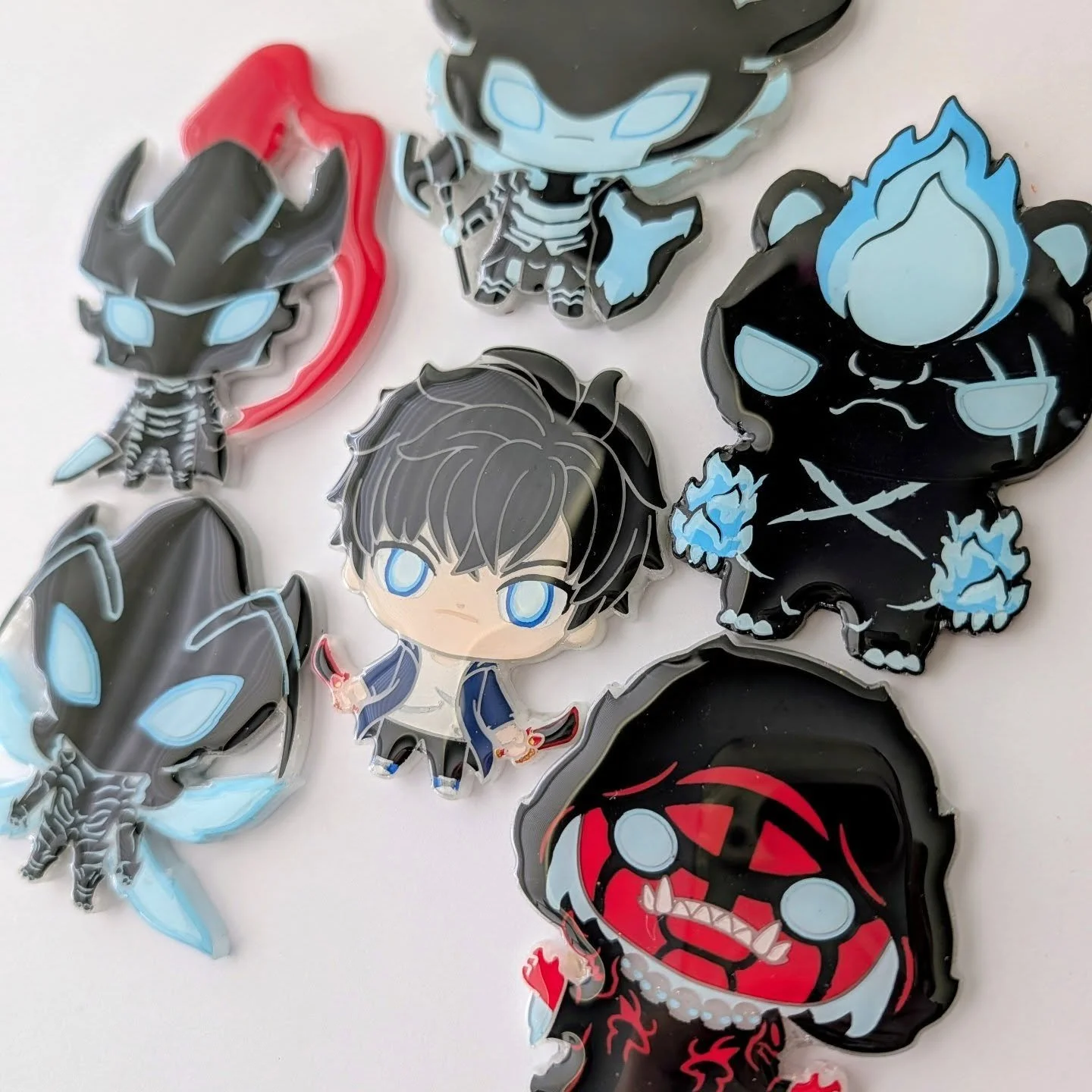 Pre-orders for these Solo Leveling chibis open on June 5th at 7pm CST. Available as figurines or bag charms. 
#sololeveling #chibistyle #handmadeart #animefanart