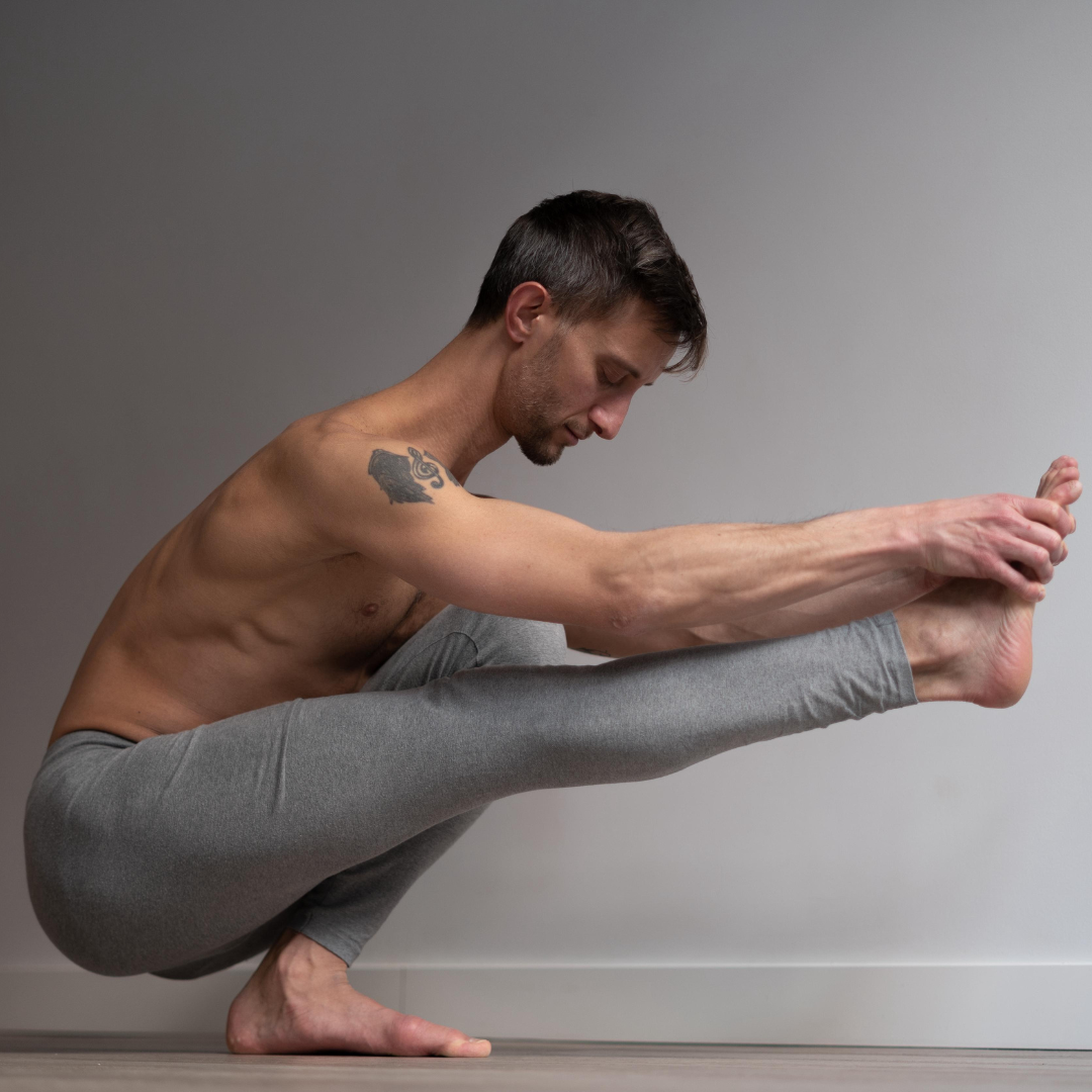 TV STUDIO (1080 x 1080 px) (34).png