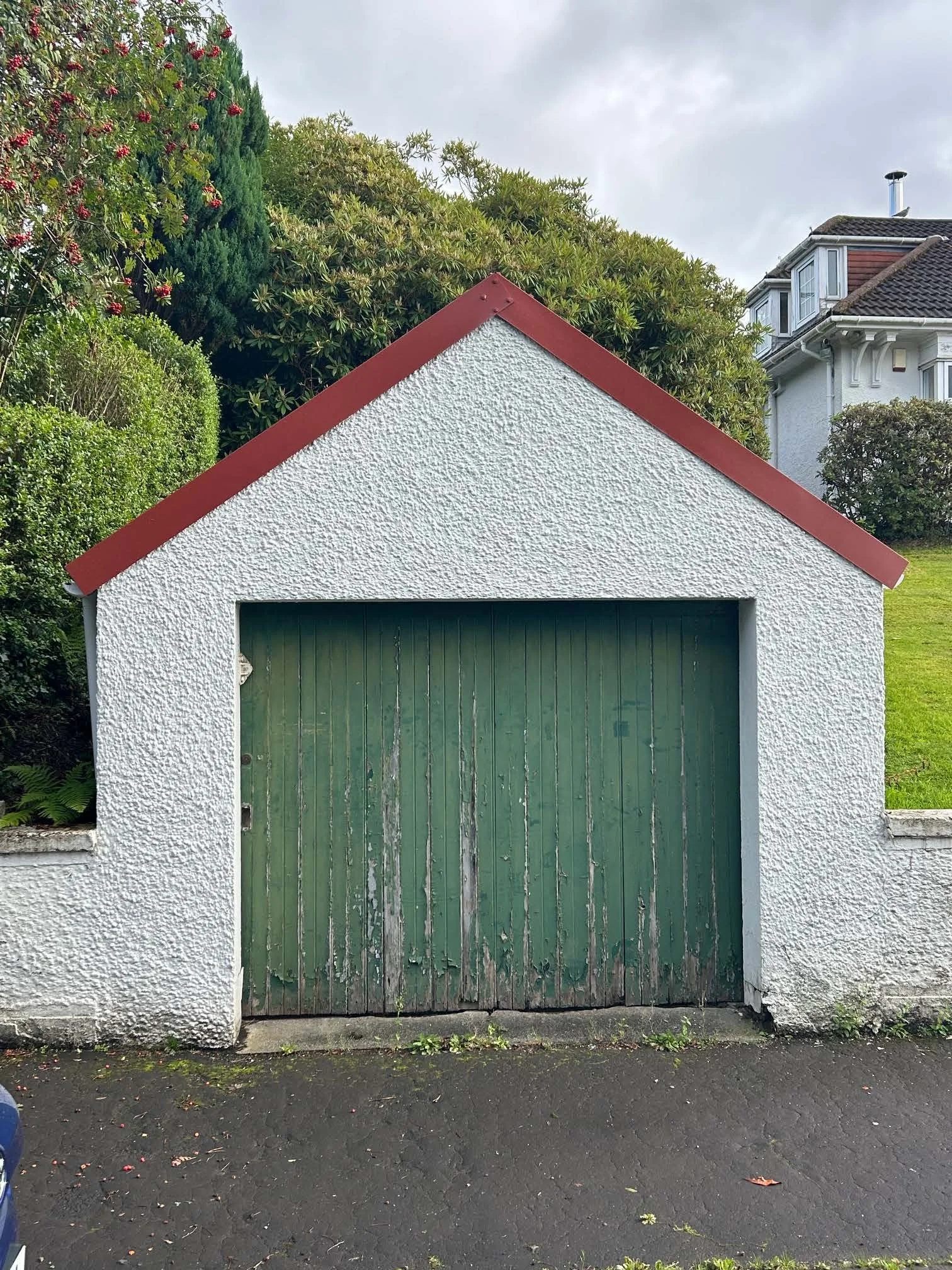 Rhu Garage Front .jpg