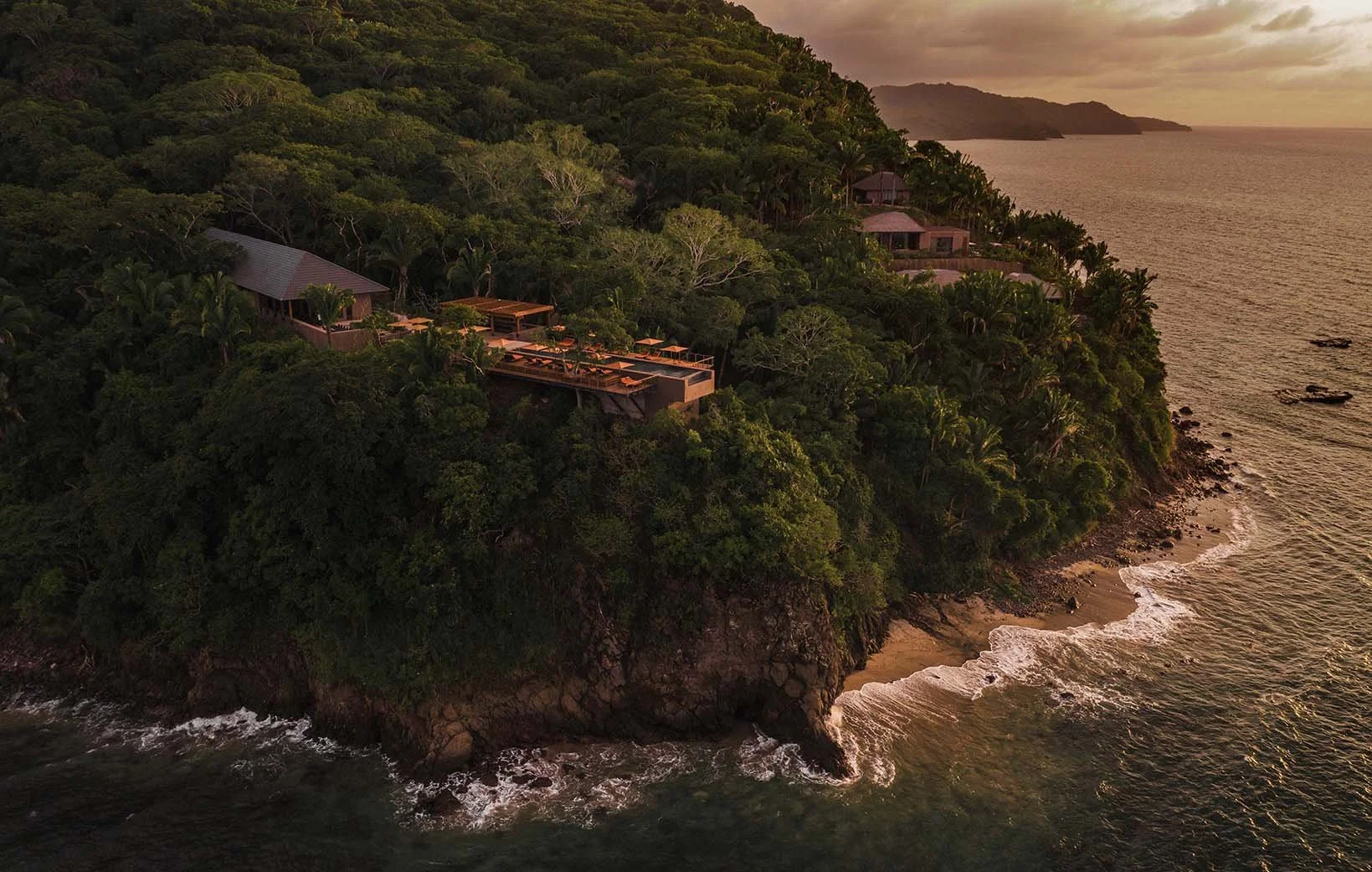 OneOnly_Mandarina_Drone_Carao_Restaurant_Pool_1060_MASTER.jpg